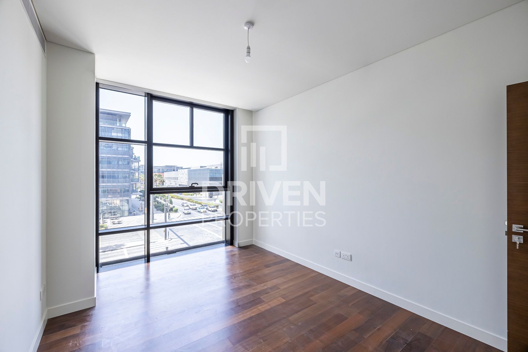 Stunning Apartment with Maids Room Boulevard View