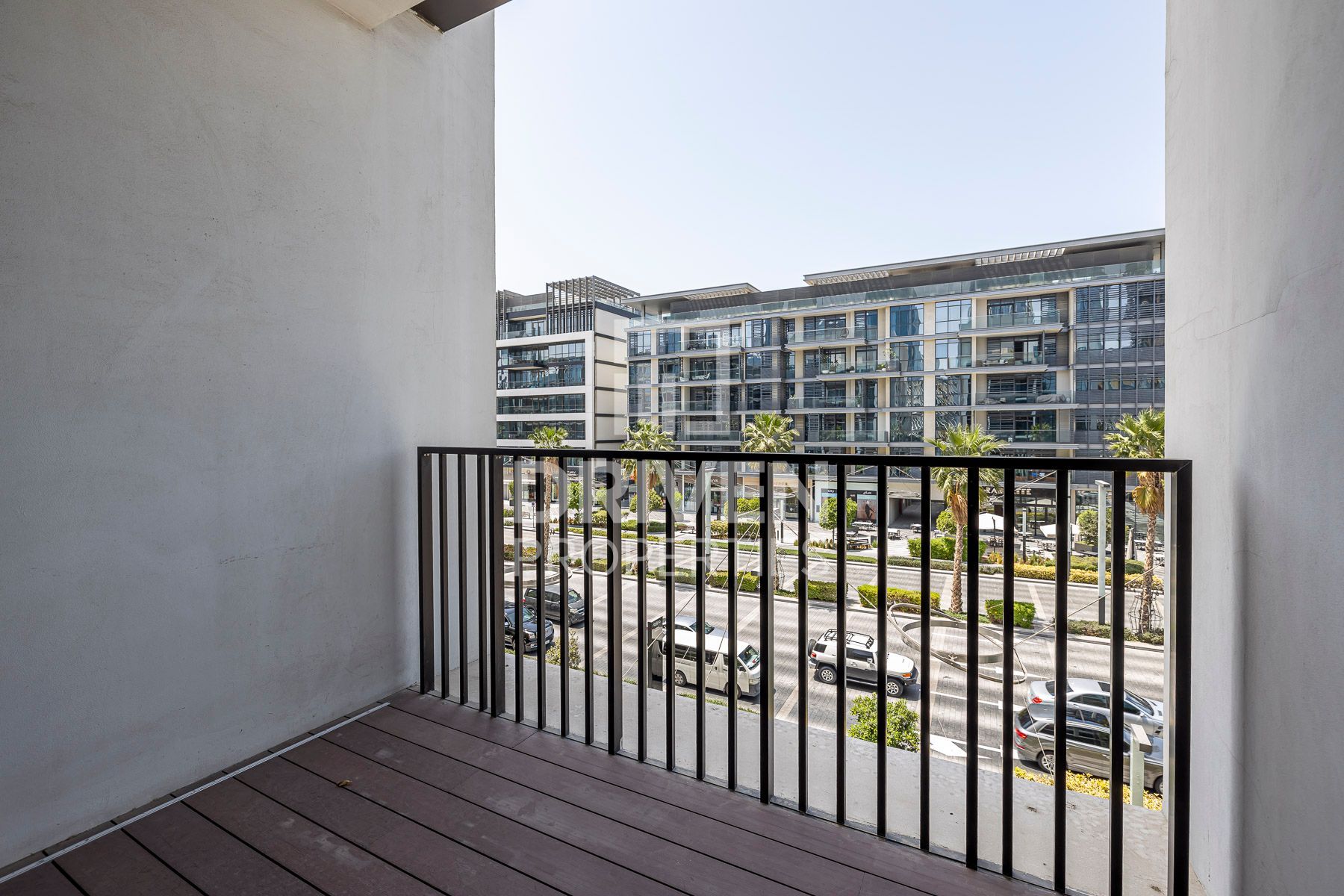 Stunning Apartment with Maids Room Boulevard View