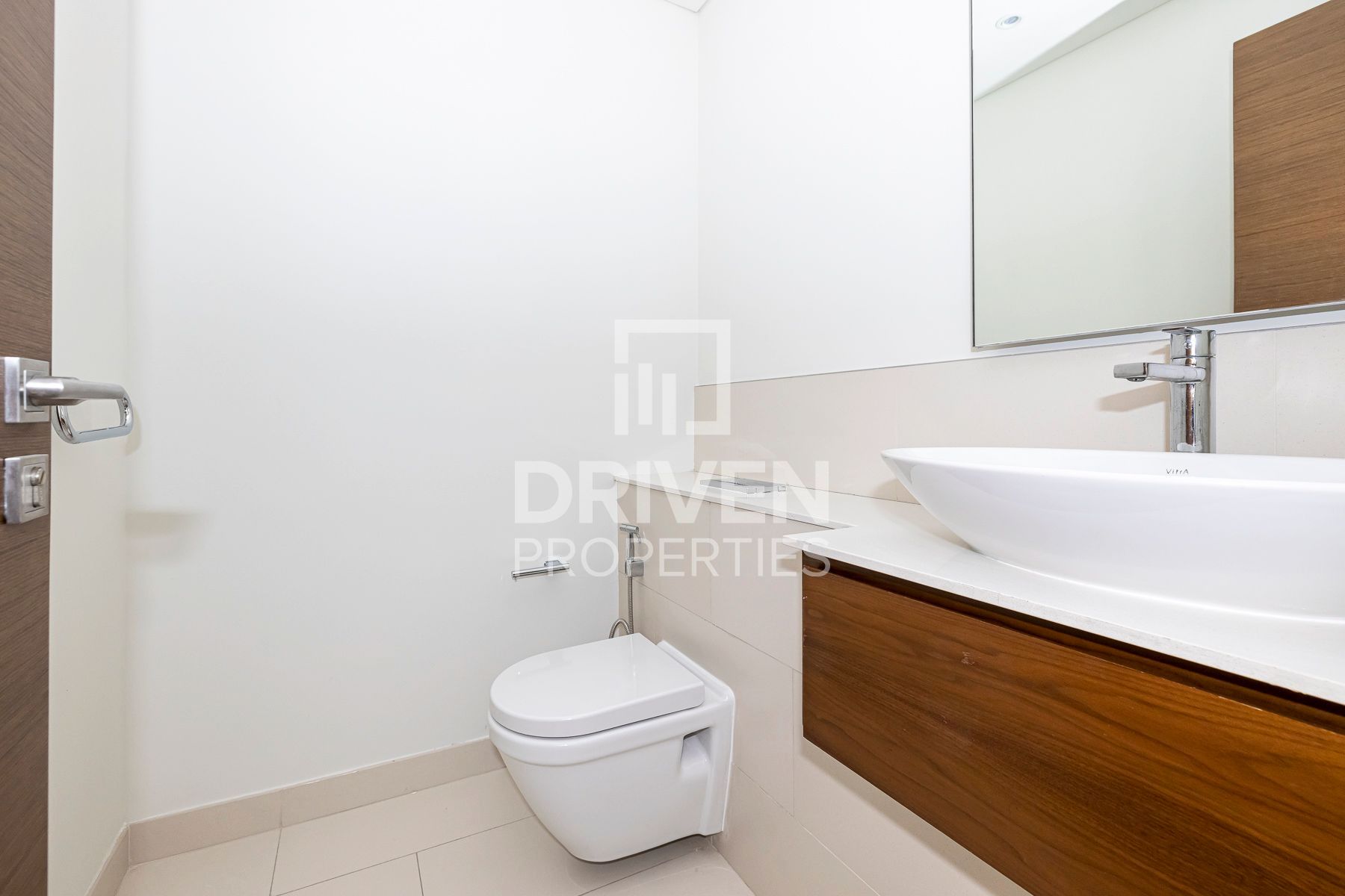 Stunning Apartment with Maids Room Boulevard View