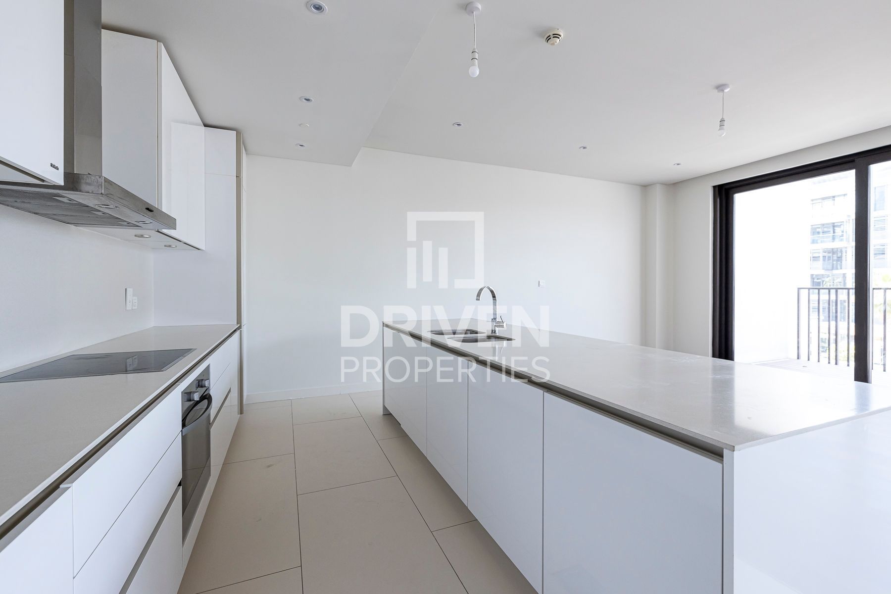 Stunning Apartment with Maids Room Boulevard View