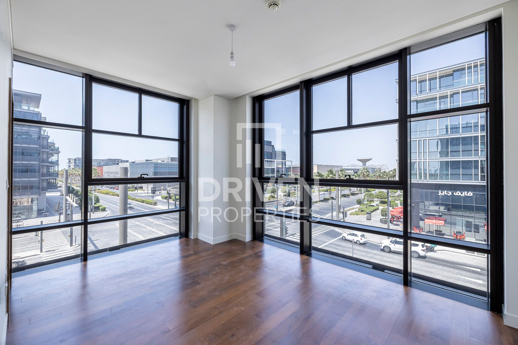 Stunning Apartment with Maids Room Boulevard View