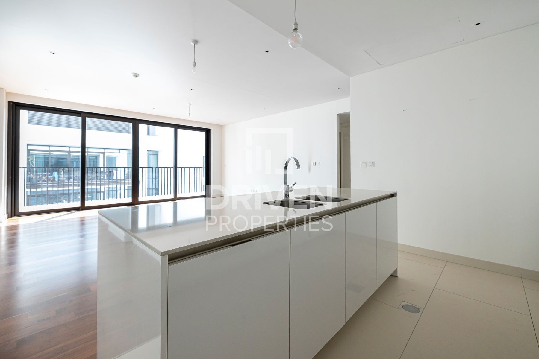 Spacious and Bright Apartment Ready to Move in