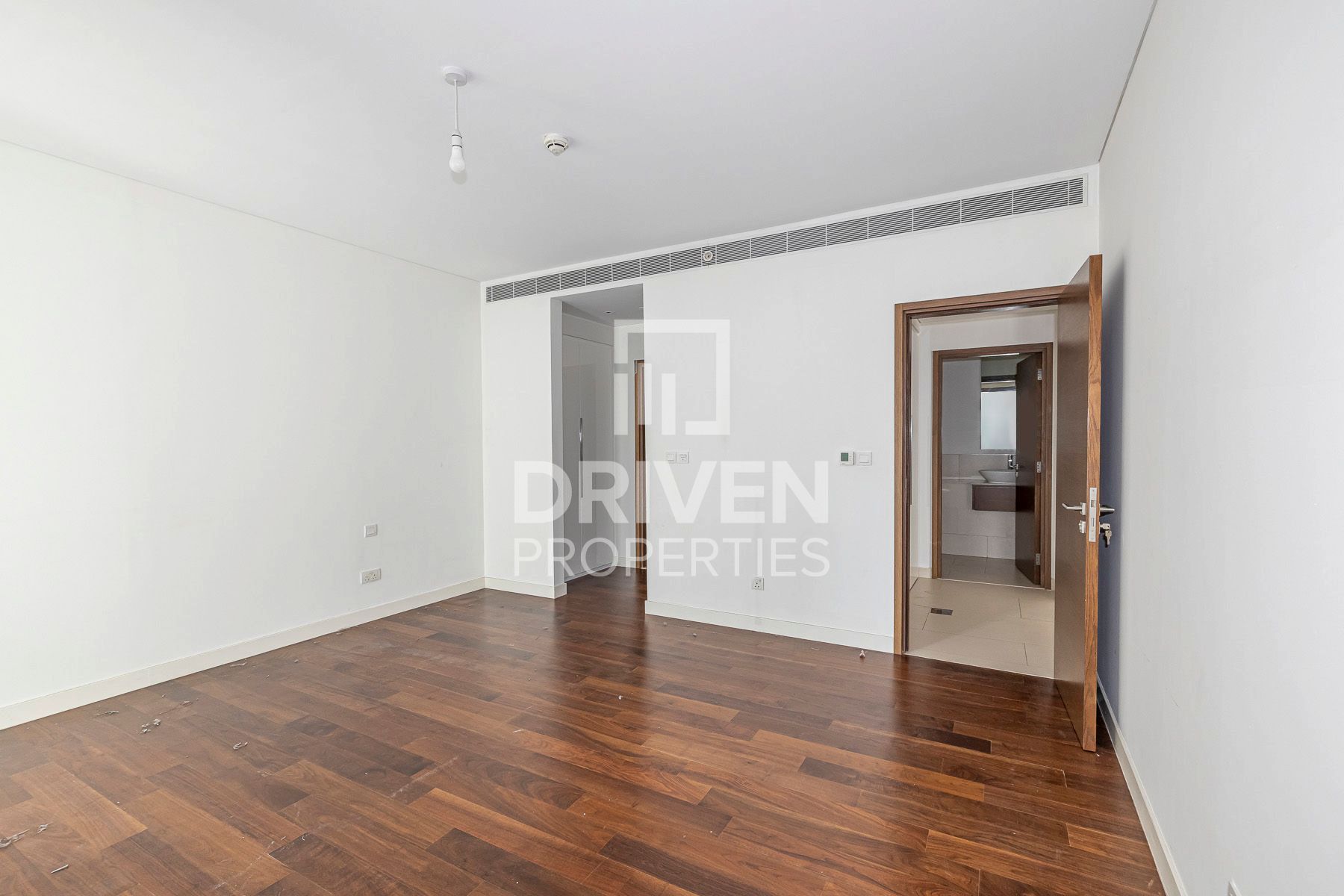 Spacious and Bright Apartment Ready to Move in