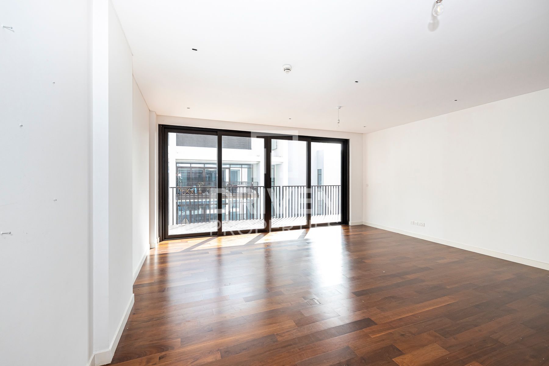 Spacious and Bright Apartment Ready to Move in