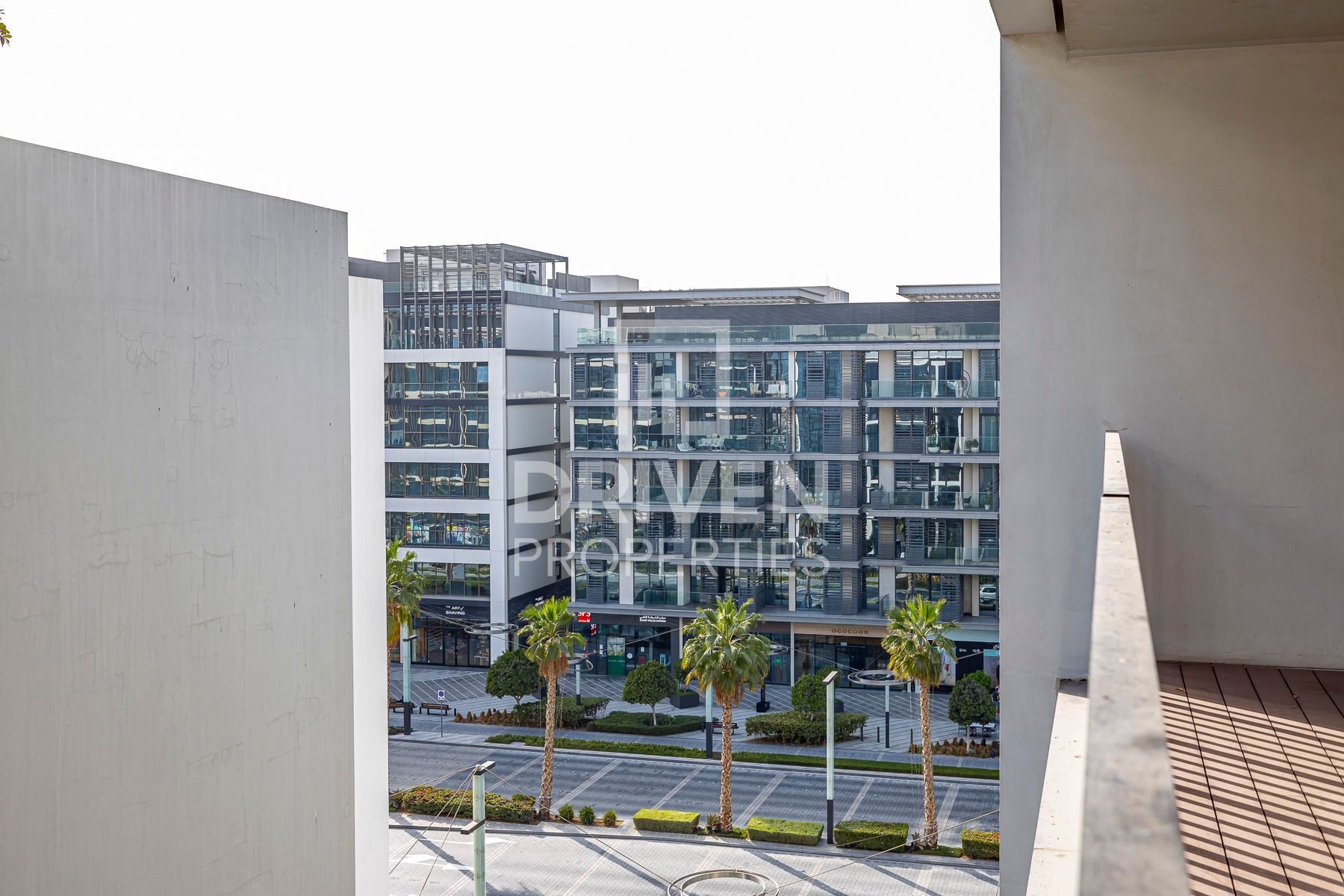 Spacious and Bright Apartment Ready to Move in