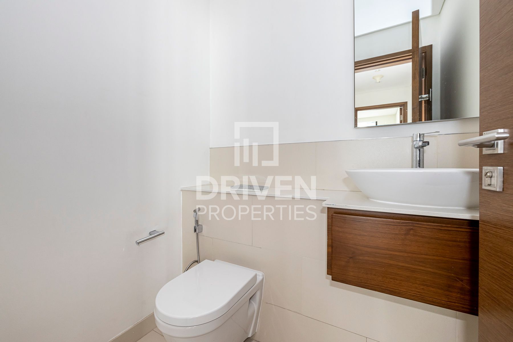 Spacious and Bright Apartment Ready to Move in