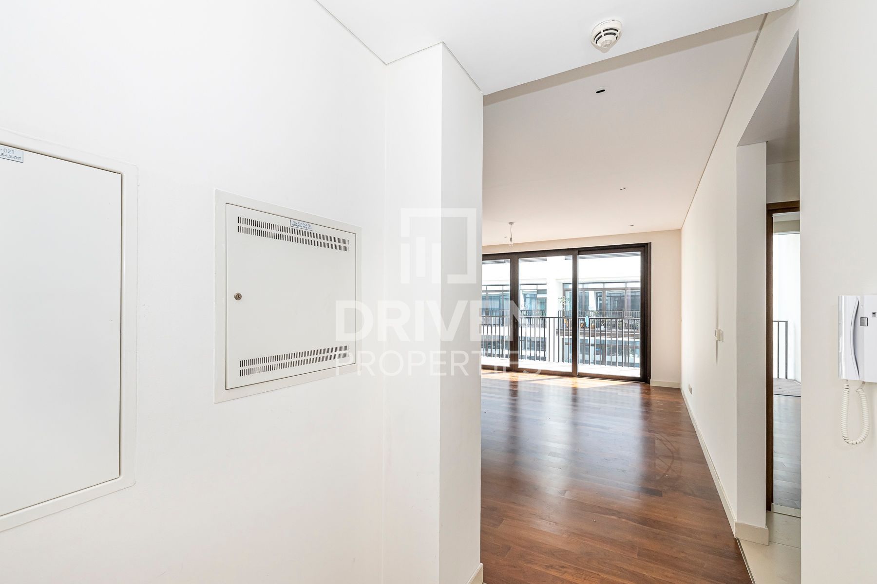 Spacious and Bright Apartment Ready to Move in