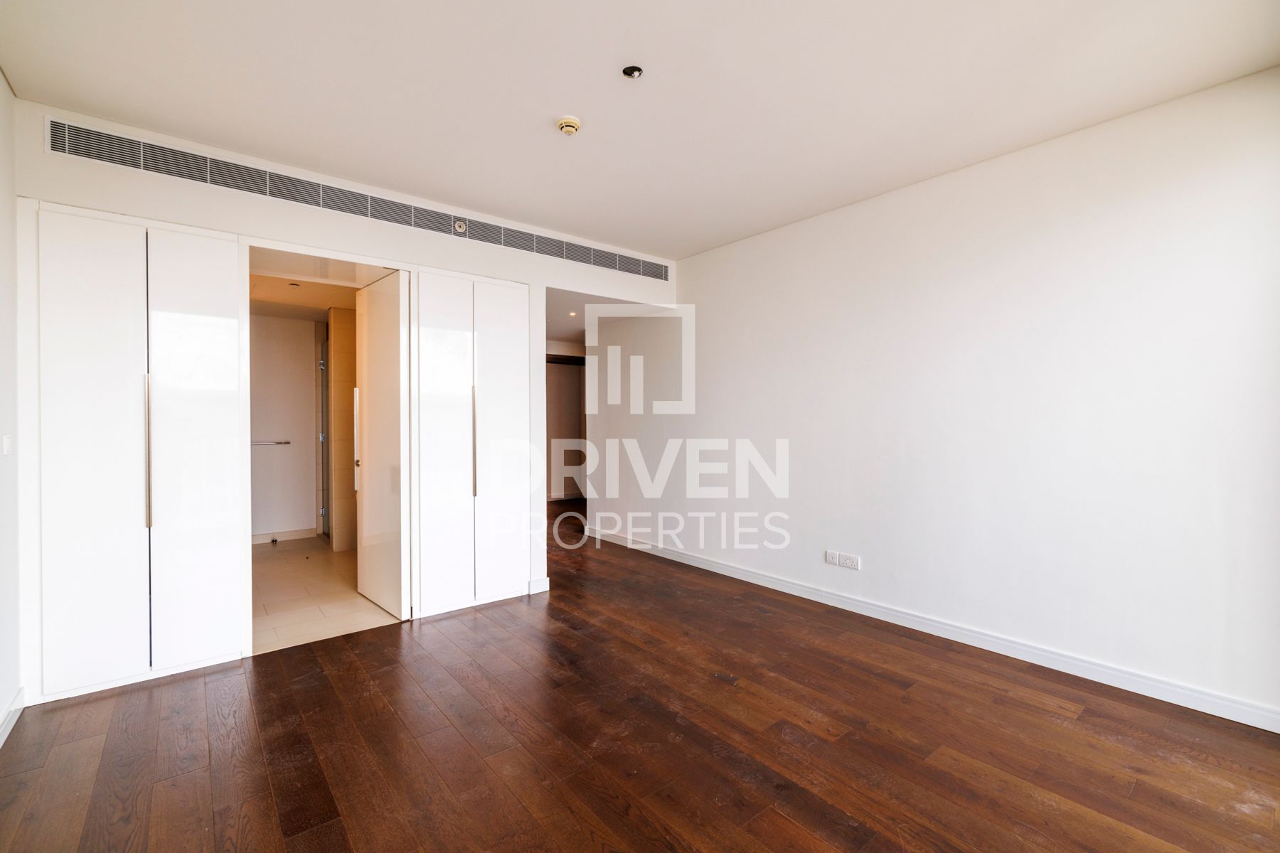 Luxurious Penthouse Vacant with Maid Room