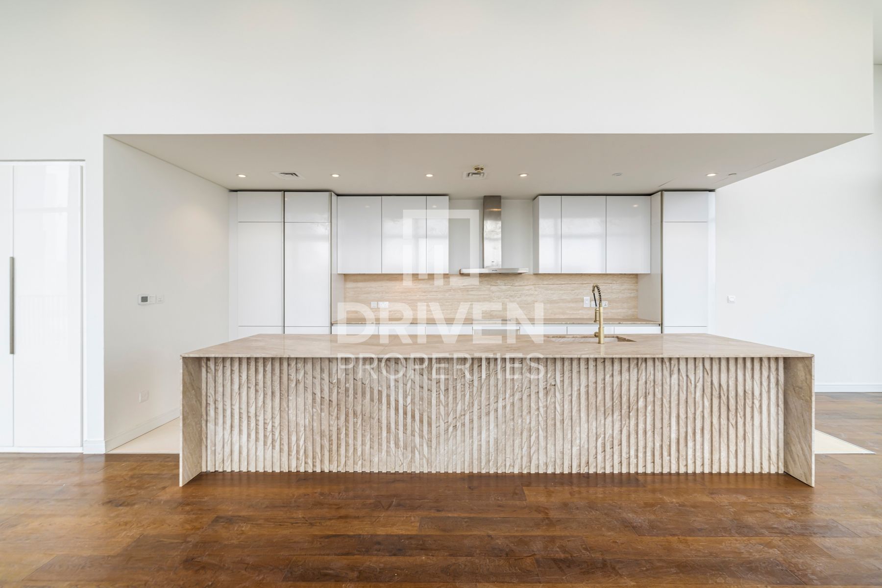 Luxurious Penthouse Vacant with Maid Room