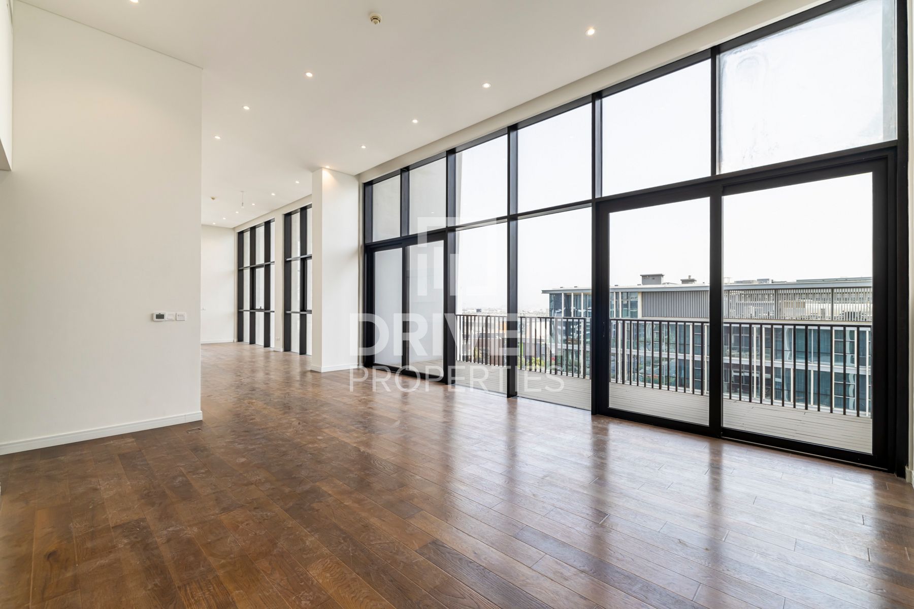 Luxurious Penthouse Vacant with Maid Room