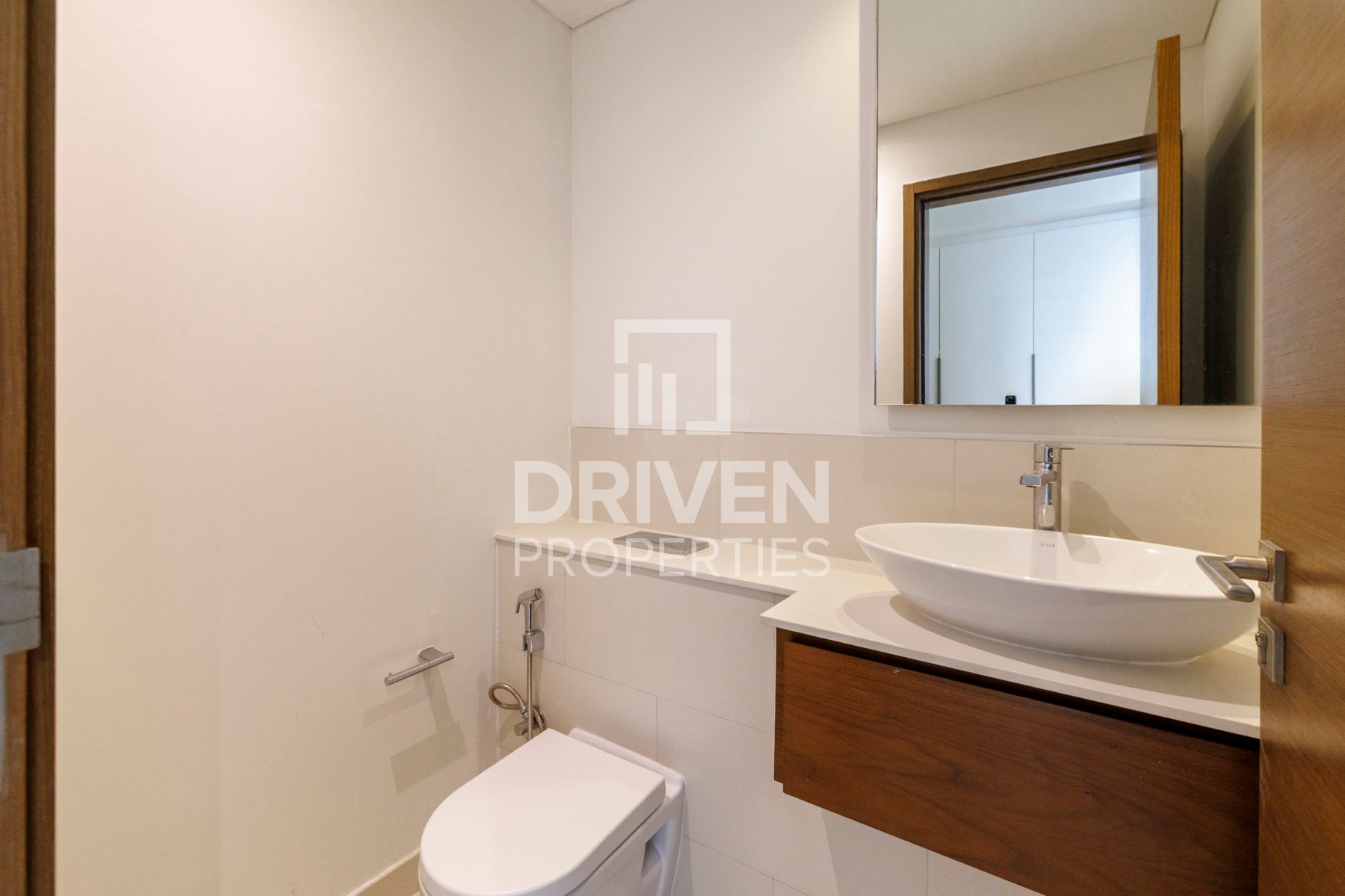 Luxurious Penthouse Vacant with Maid Room