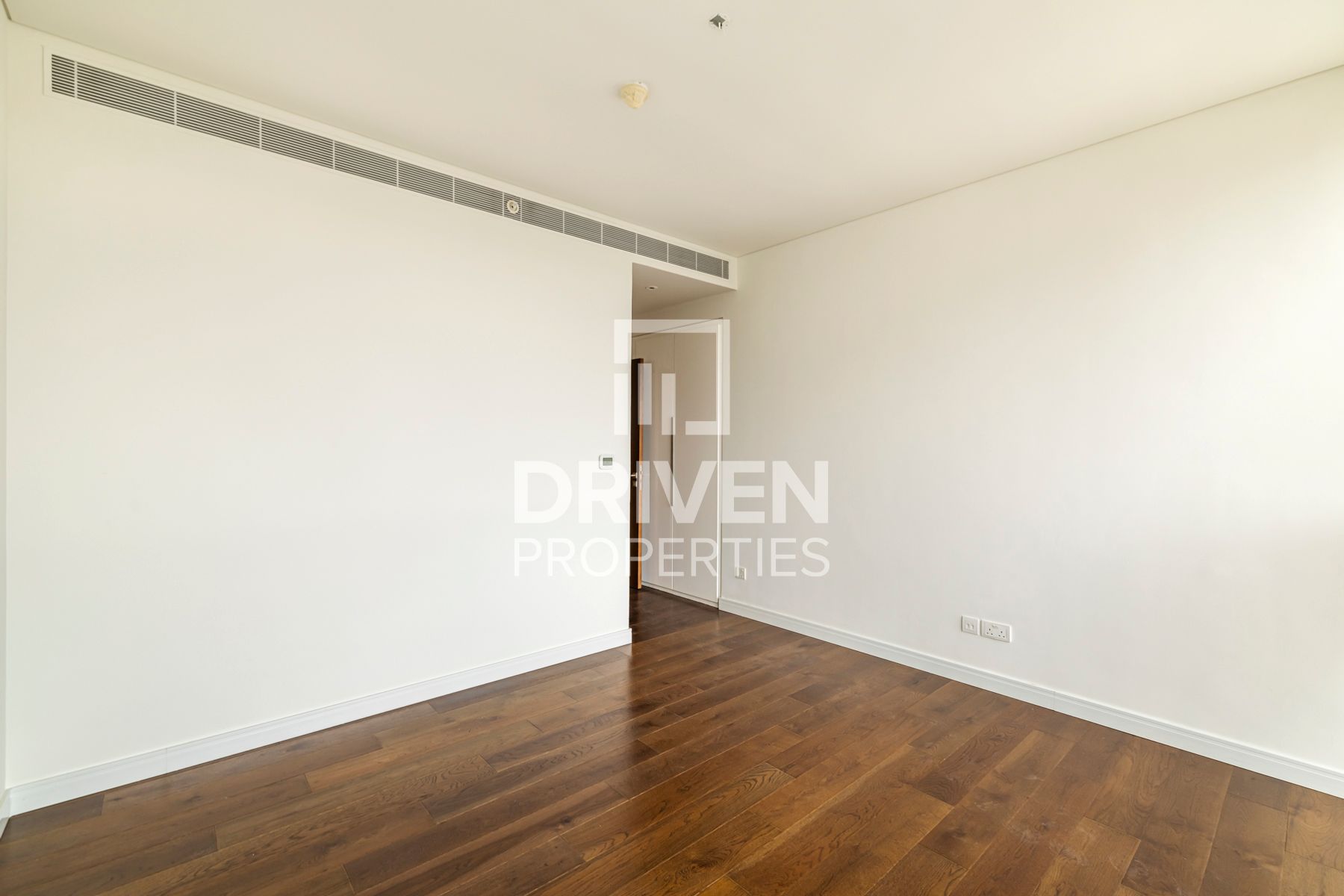 Luxurious Penthouse Vacant with Maid Room