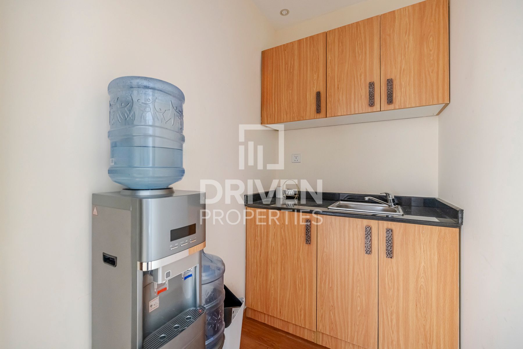 Furnished Office Ready to move in Vacant