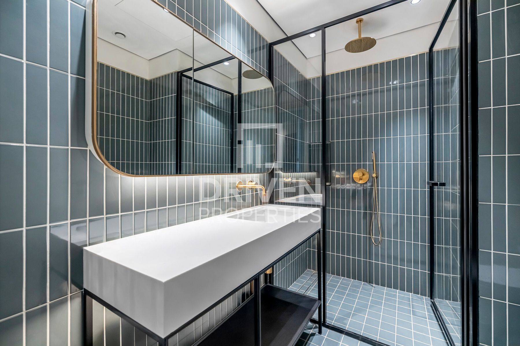 Furnished Studio High Floor Tenanted