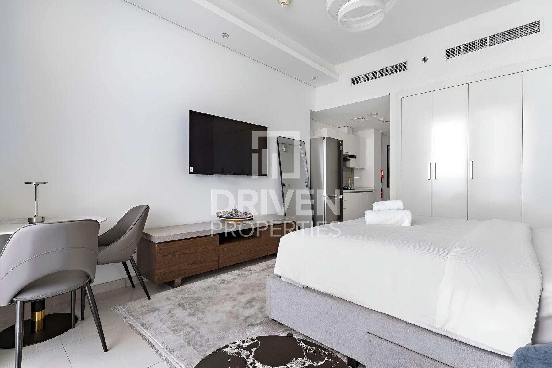 Canal View Ready to Move In New Furniture