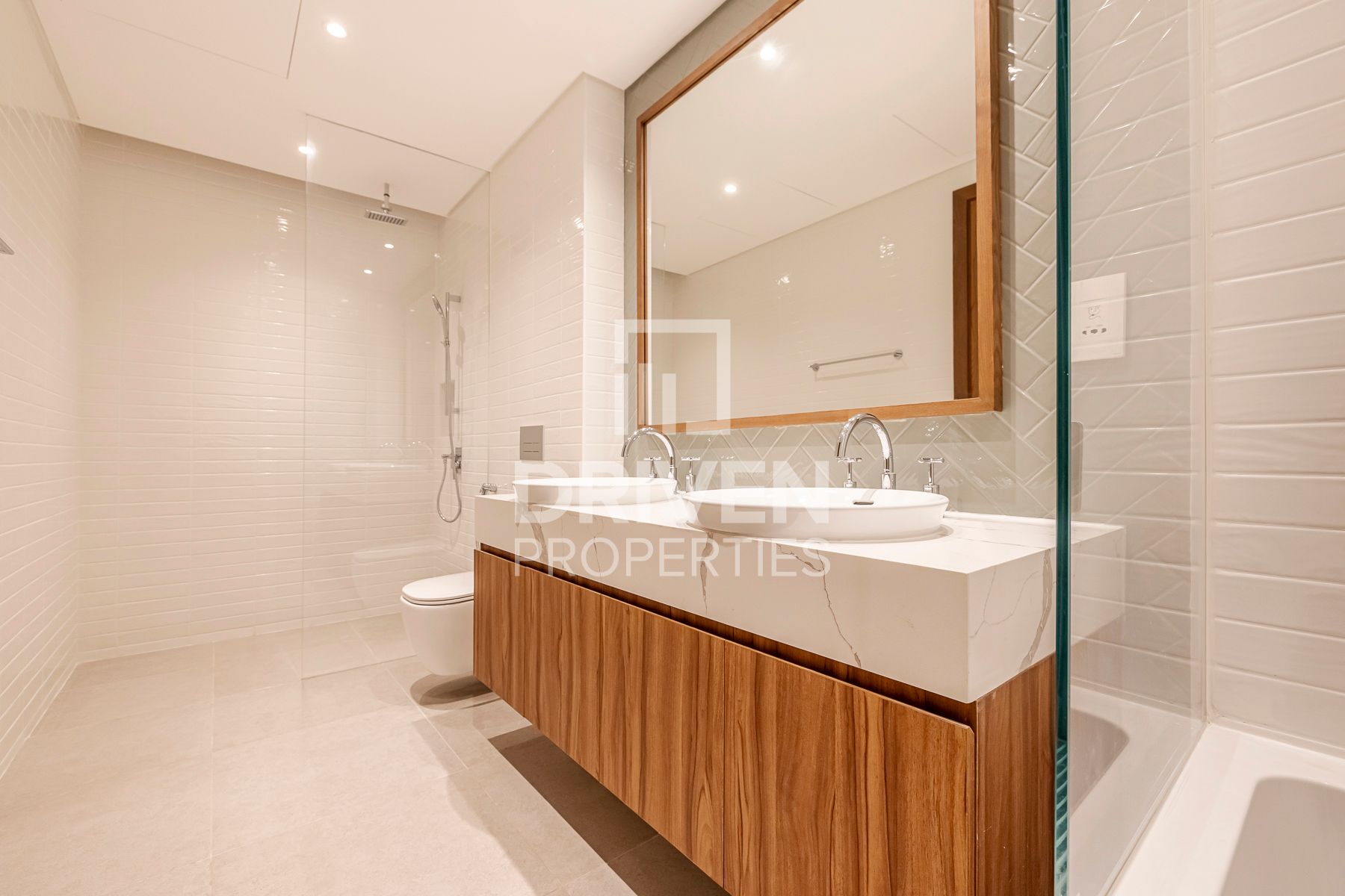 Large Layout Park View Ready to Move in