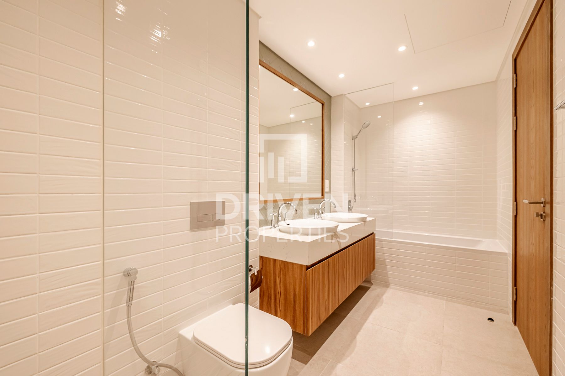 Large Layout Park View Ready to Move in