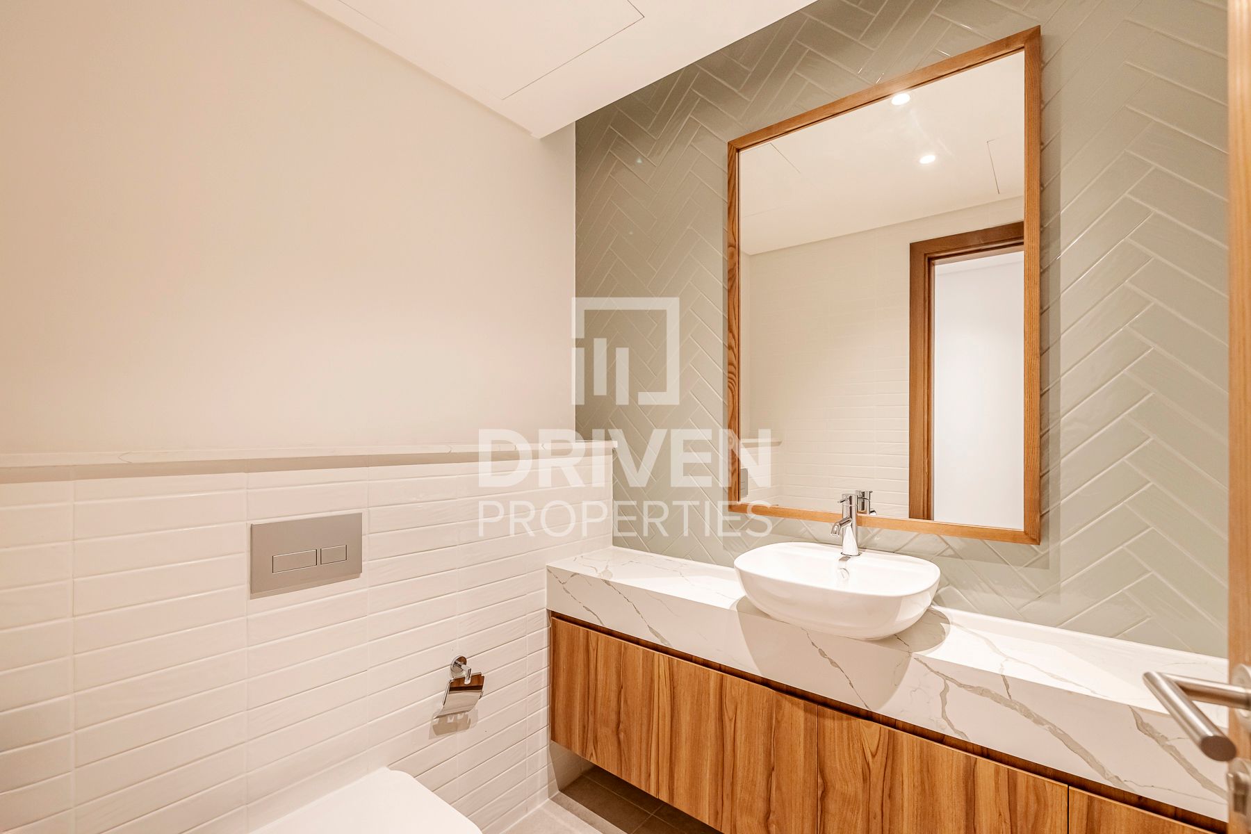 Large Layout Park View Ready to Move in