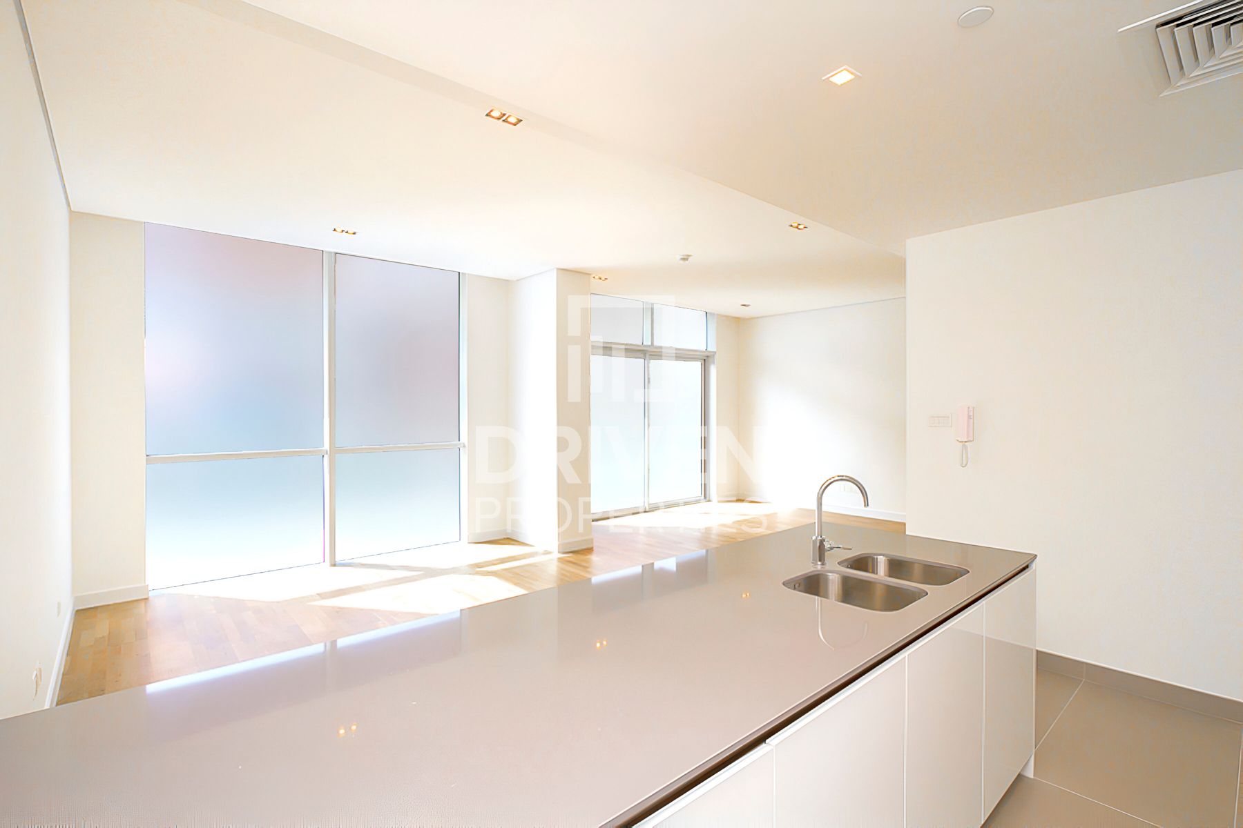 Vacant Courtyard View Well Maintained