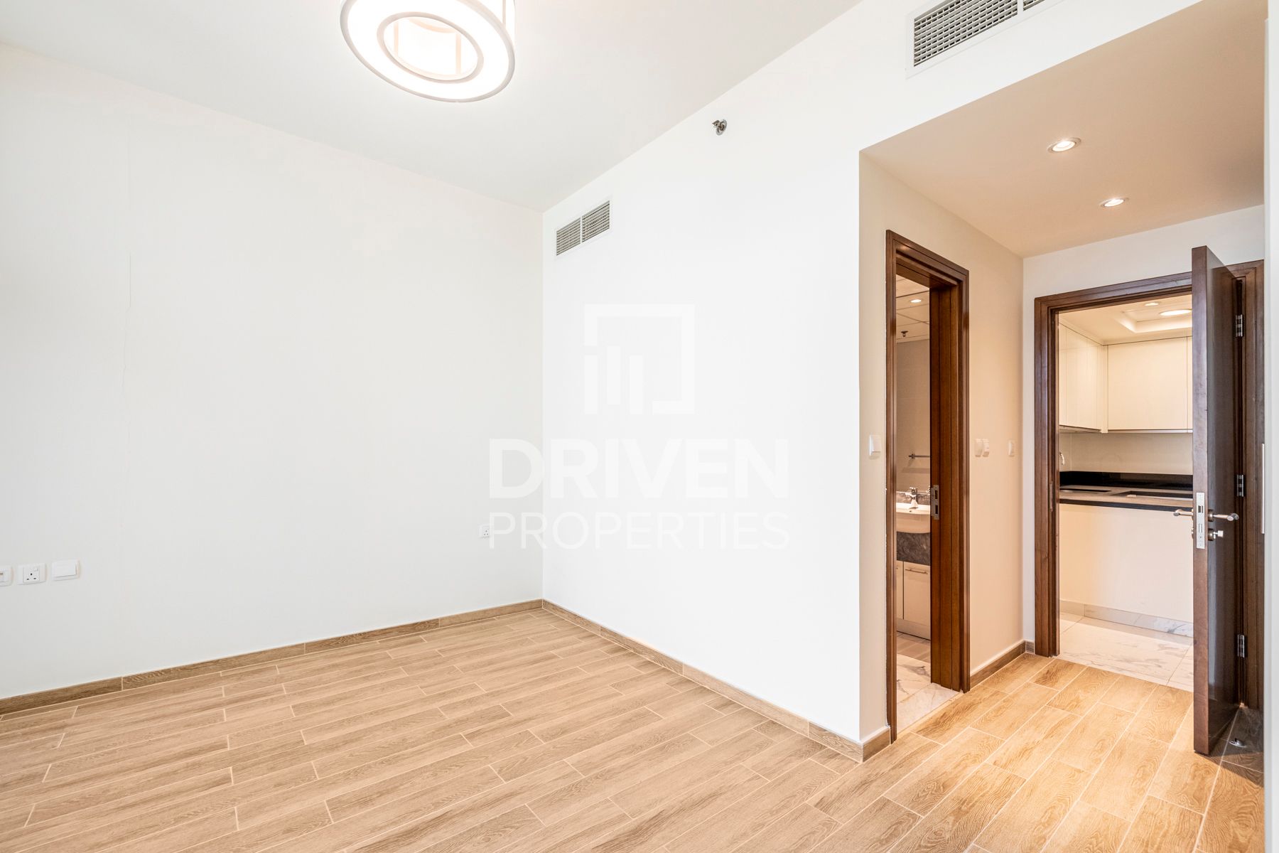 Brand New Upper Level Living Ready to Move in