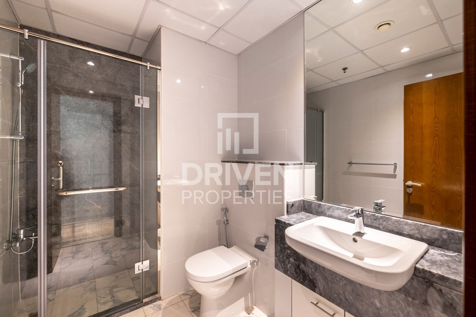 Brand New Upper Level Living Ready to Move in