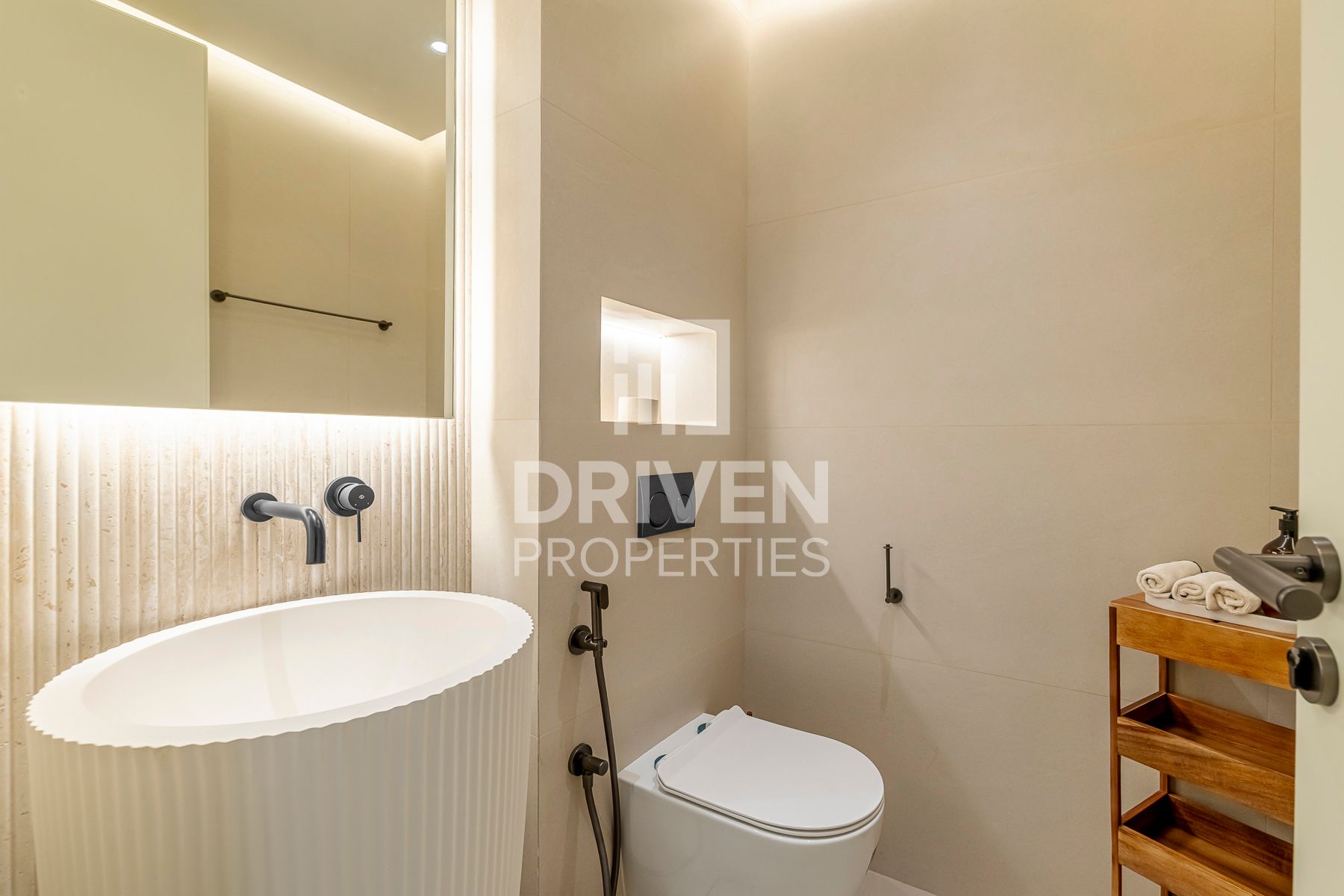 Ready to Move In Fully Upgraded and Furnished