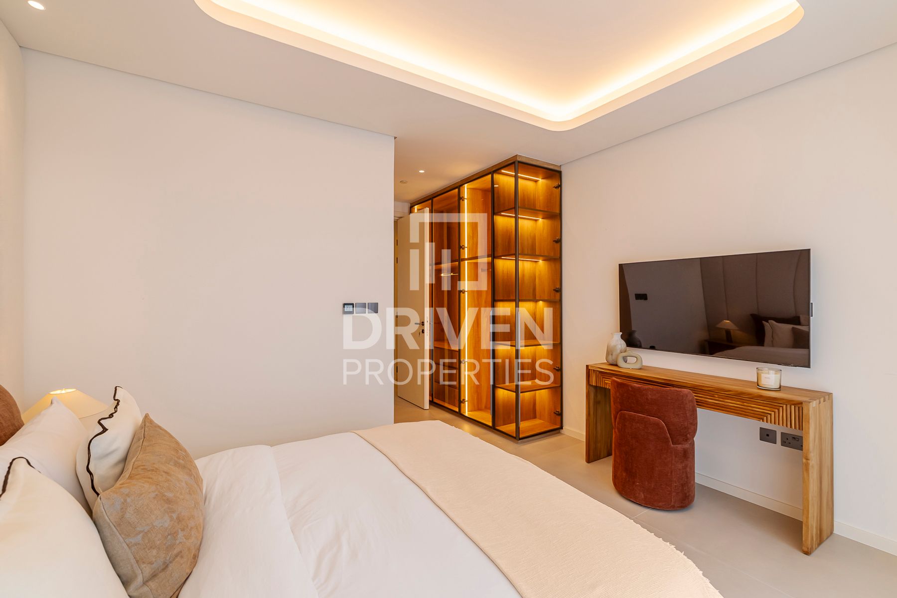 Ready to Move In Fully Upgraded and Furnished