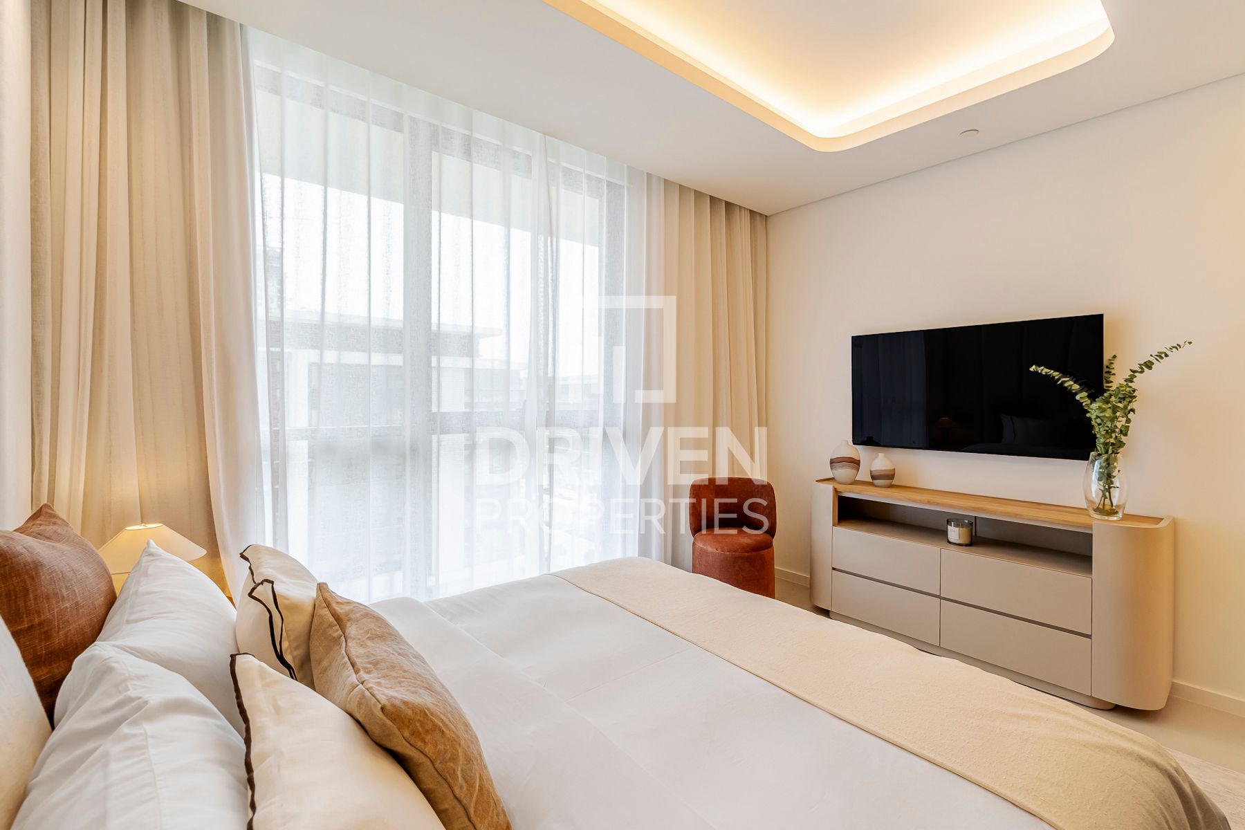 Ready to Move In Fully Upgraded and Furnished