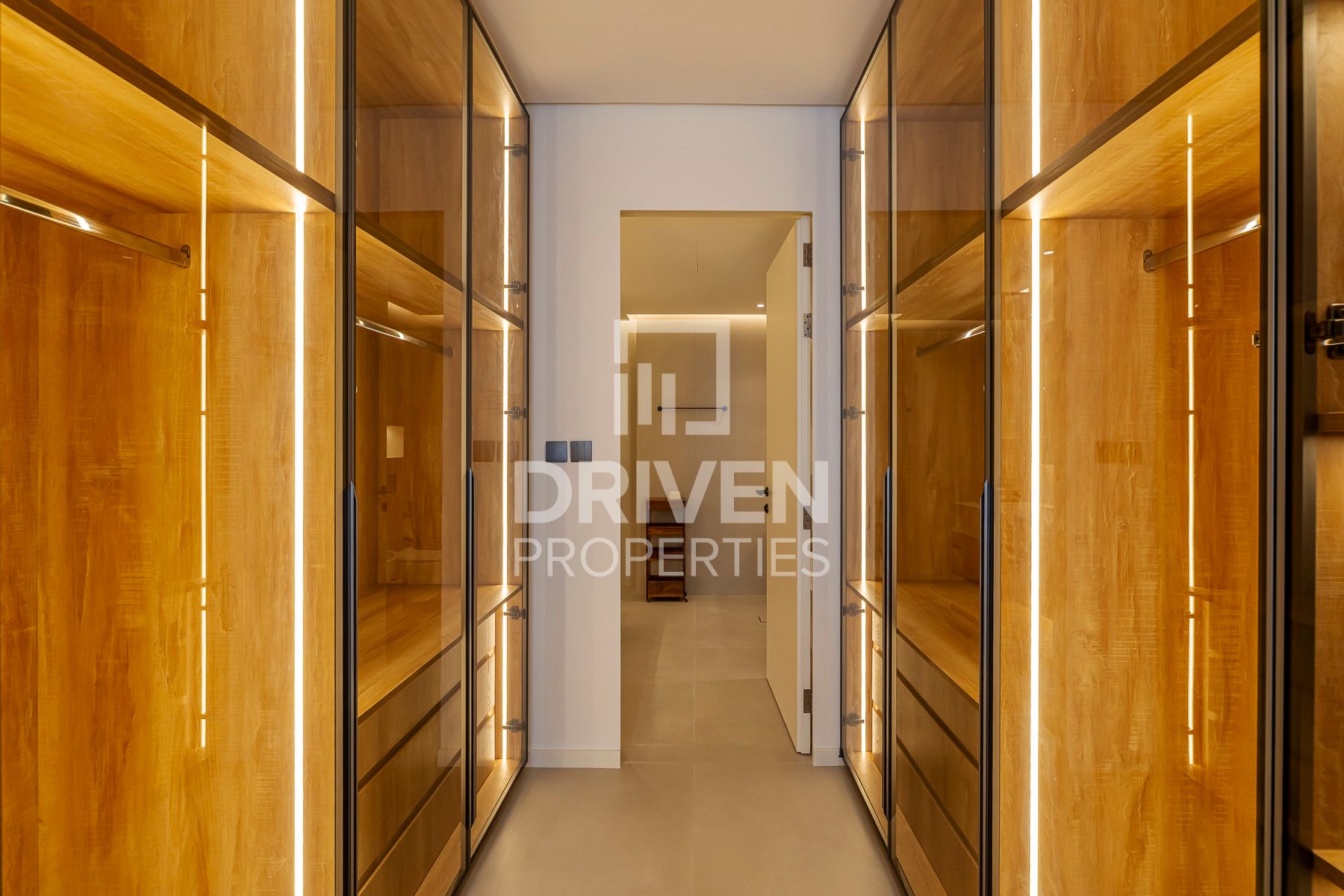 Ready to Move In Fully Upgraded and Furnished