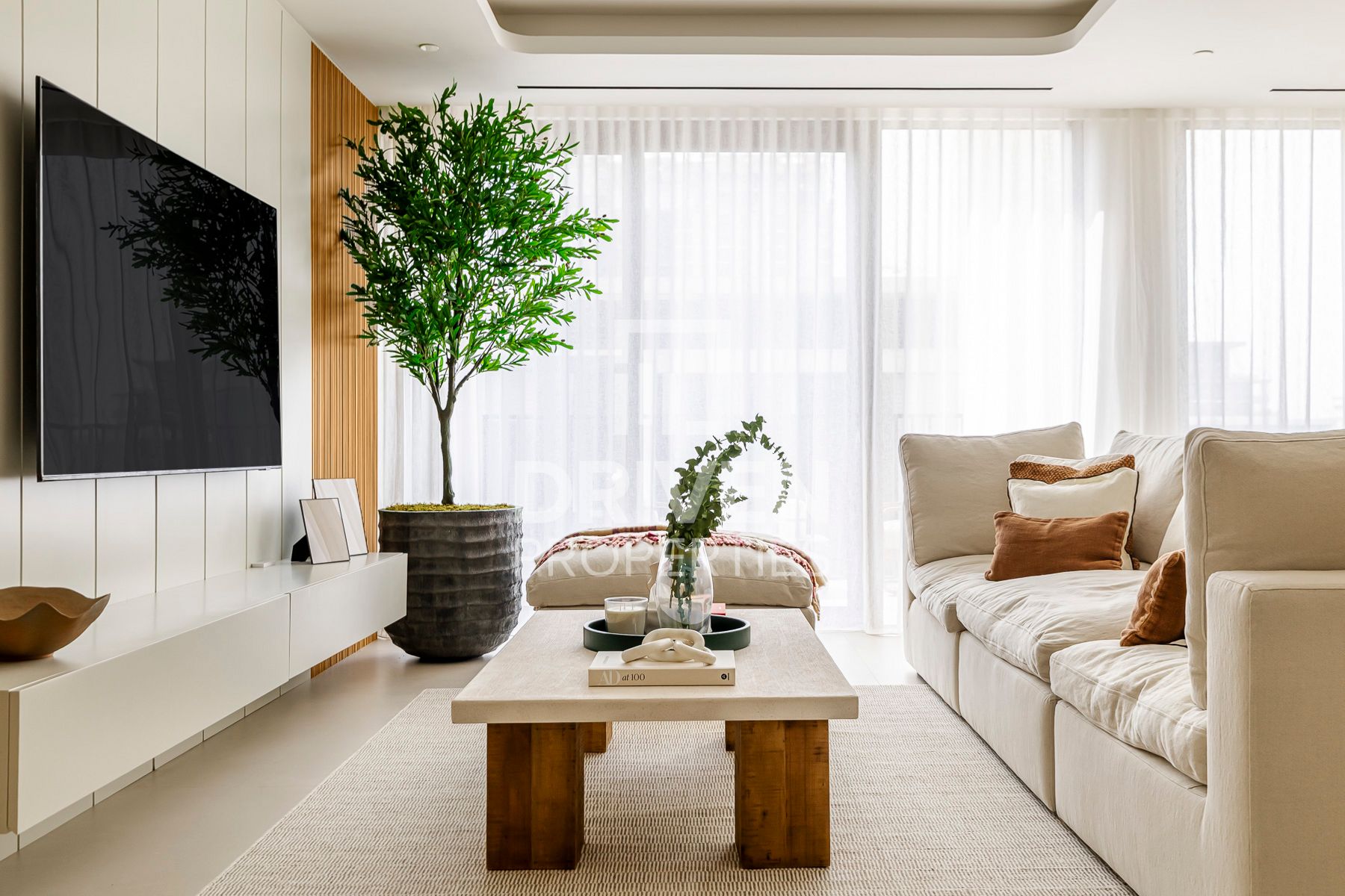 Ready to Move In Fully Upgraded and Furnished