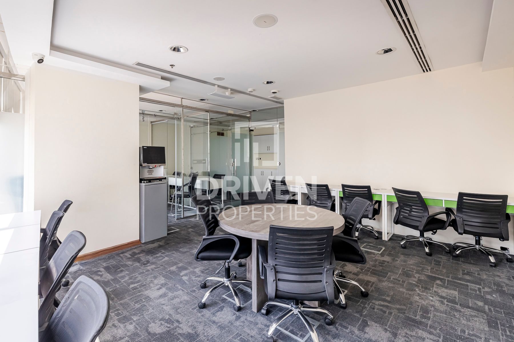 Ready to move in Prime Location Close to Metro