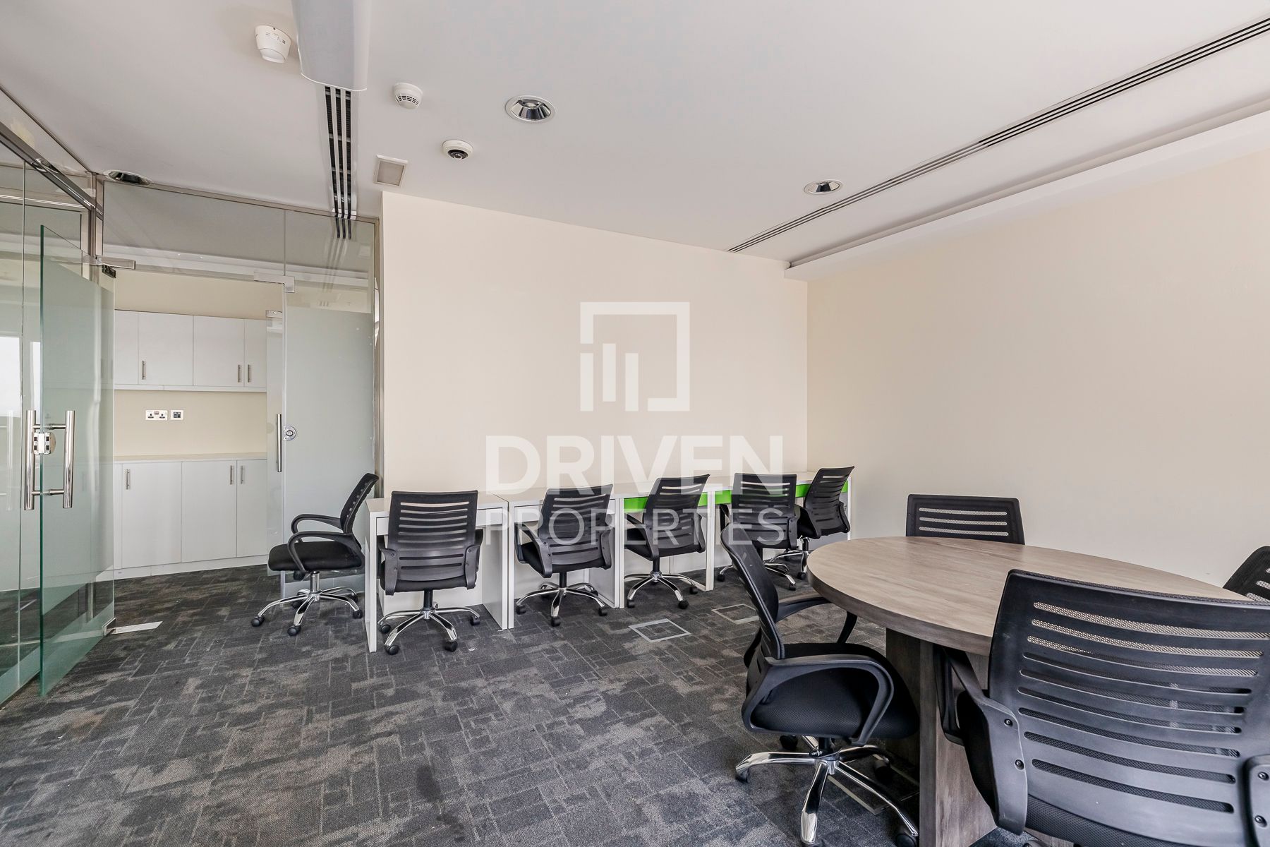 Ready to move in Prime Location Close to Metro