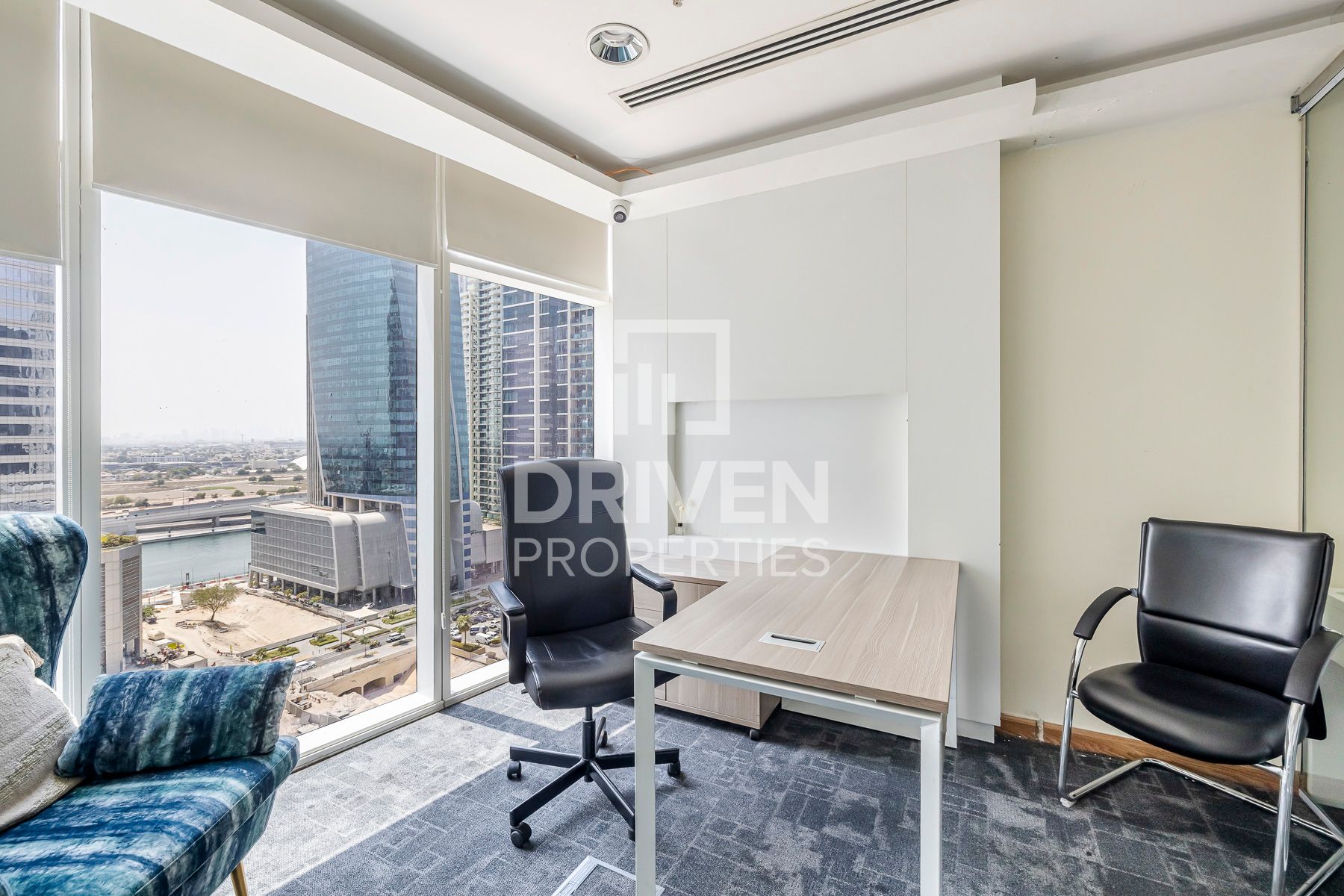 Ready to move in Prime Location Close to Metro