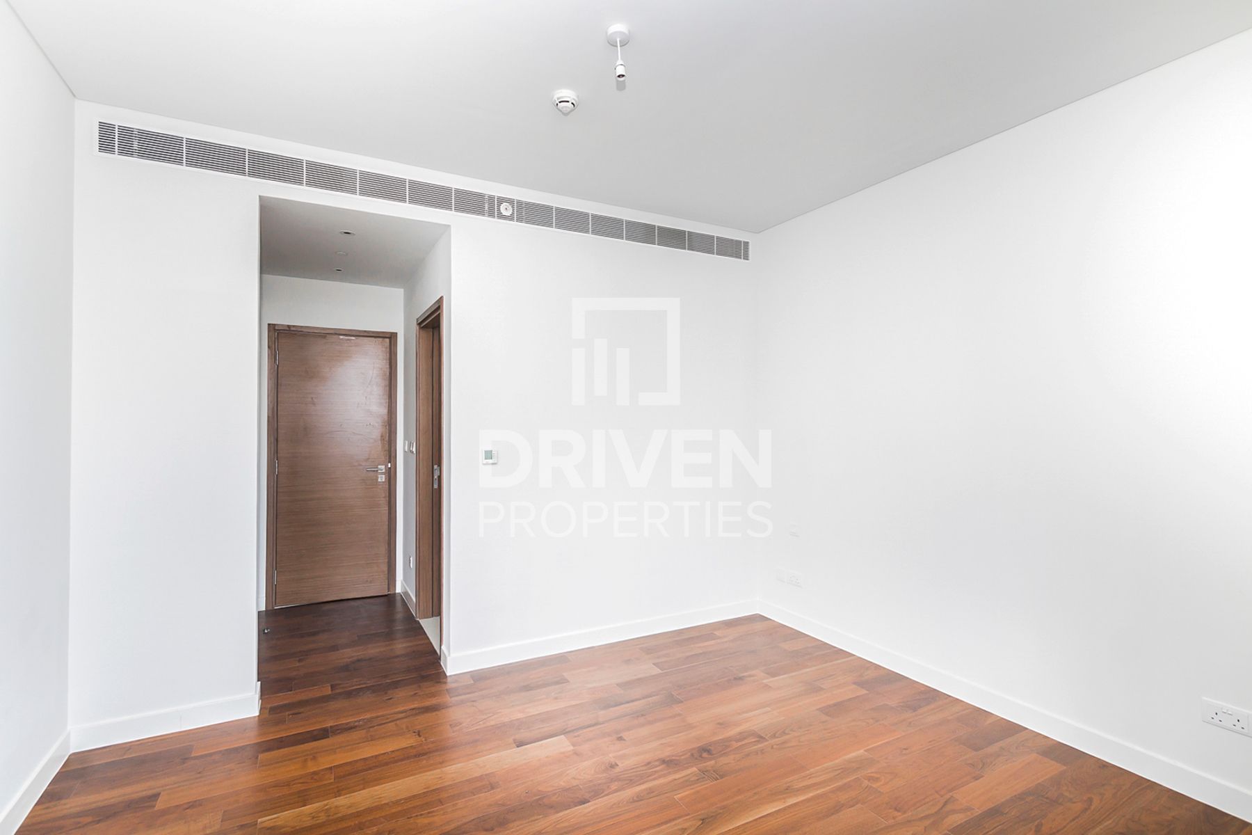 Spacious Layout with Maids Room High ROI