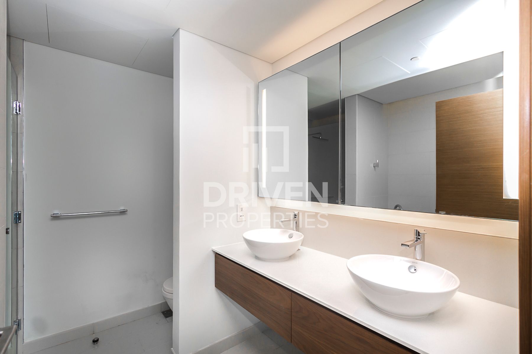 Spacious Layout with Maids Room High ROI