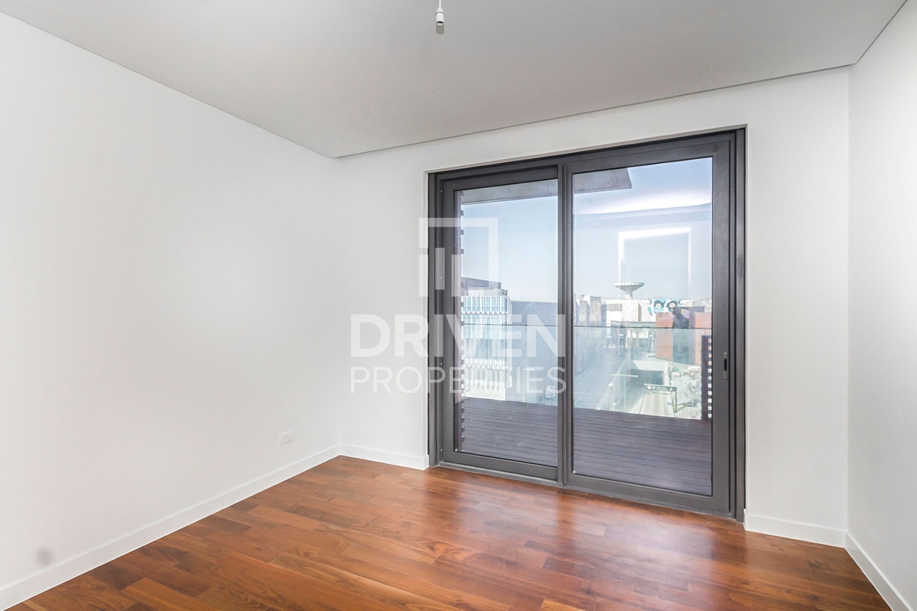 Spacious Layout with Maids Room High ROI