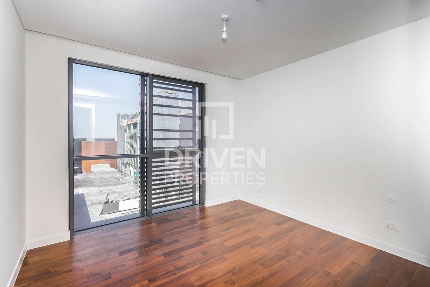 Spacious Layout with Maids Room High ROI