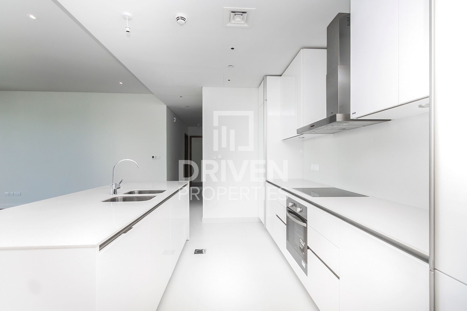 Spacious Layout with Maids Room High ROI