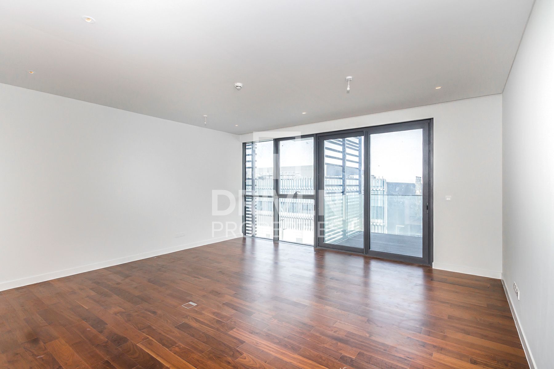 Spacious Layout with Maids Room High ROI