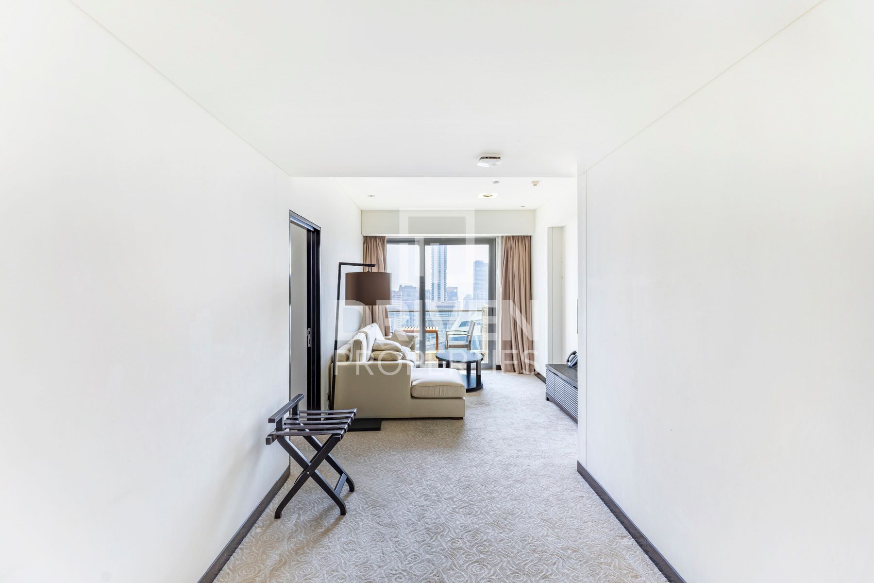 Furnished Ready to move in High Floor