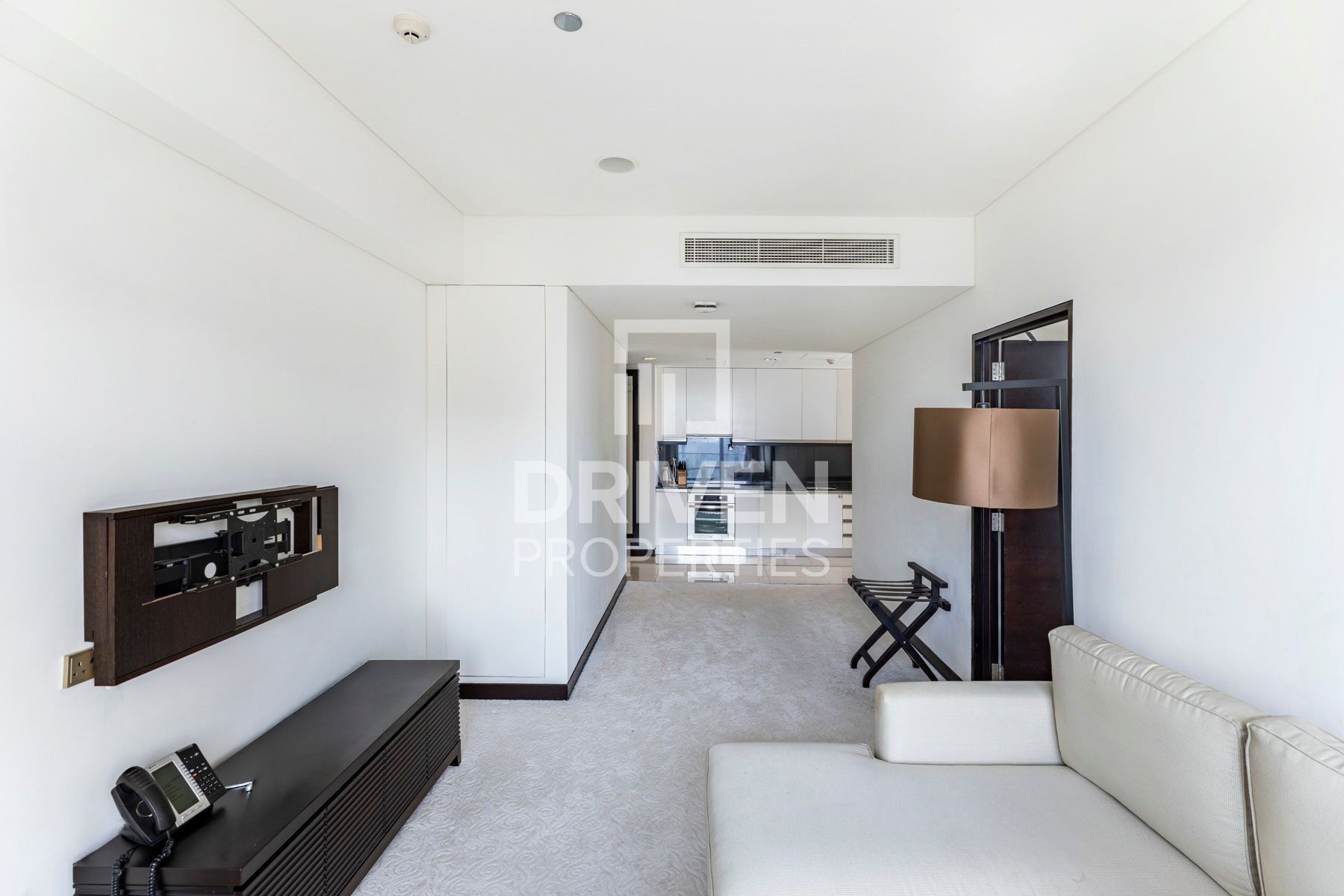 Furnished Ready to move in High Floor