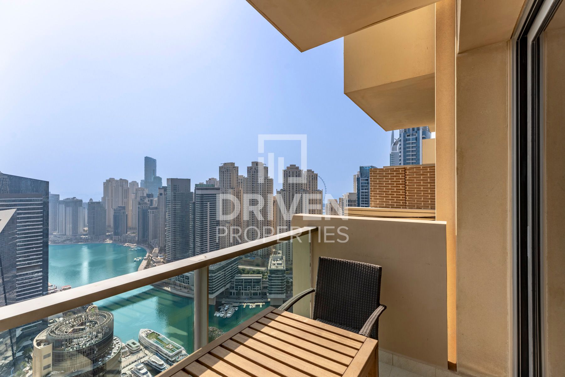 Furnished Ready to move in High Floor