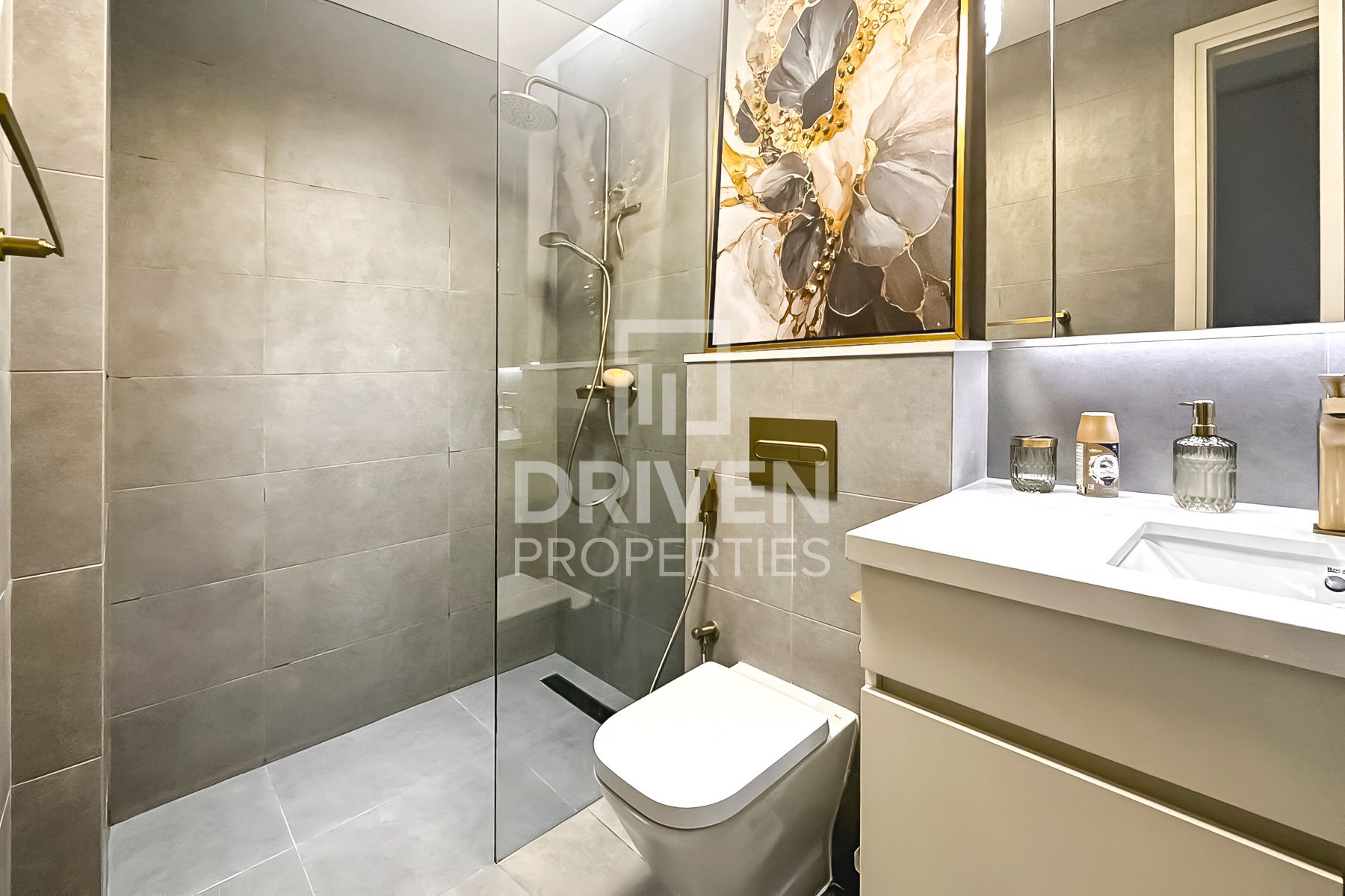 Prime Location with Huge Layout Community View