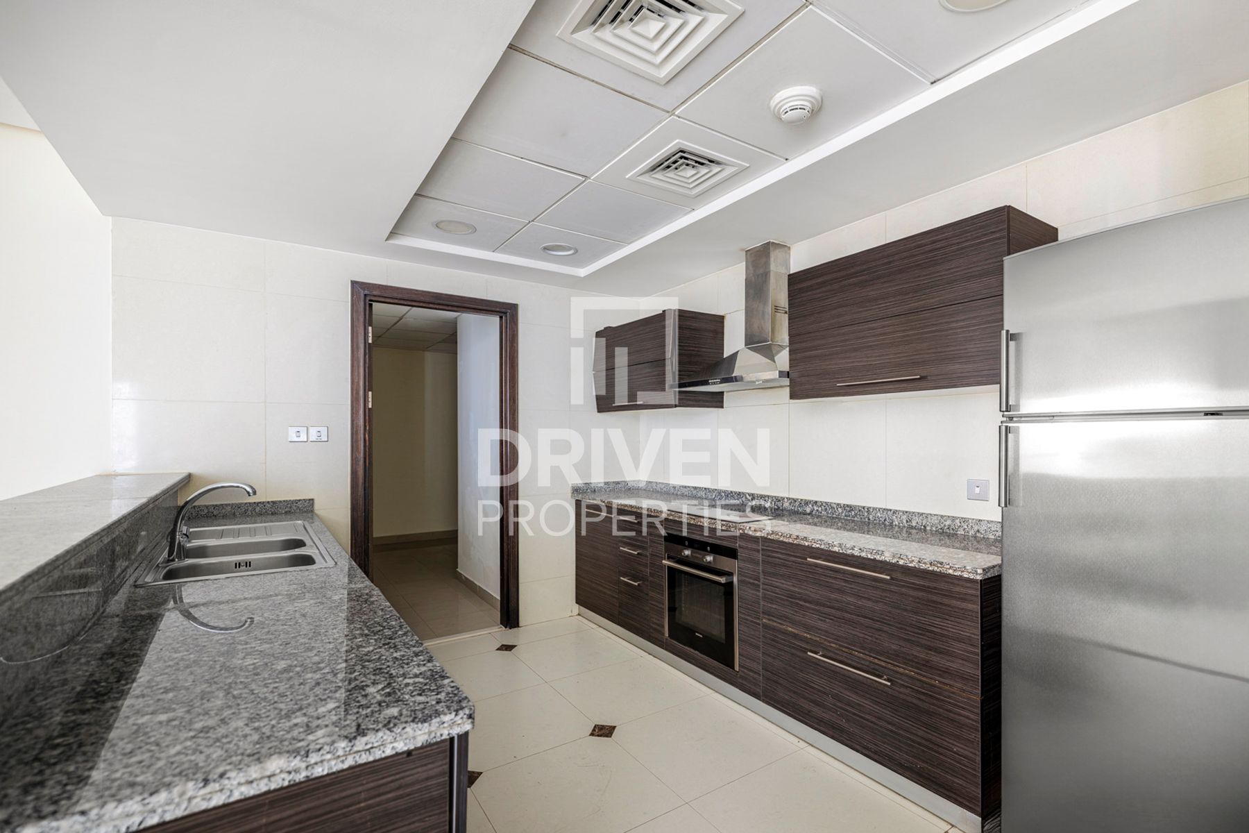 Ready to Move in Spacious Layout Chiller Free