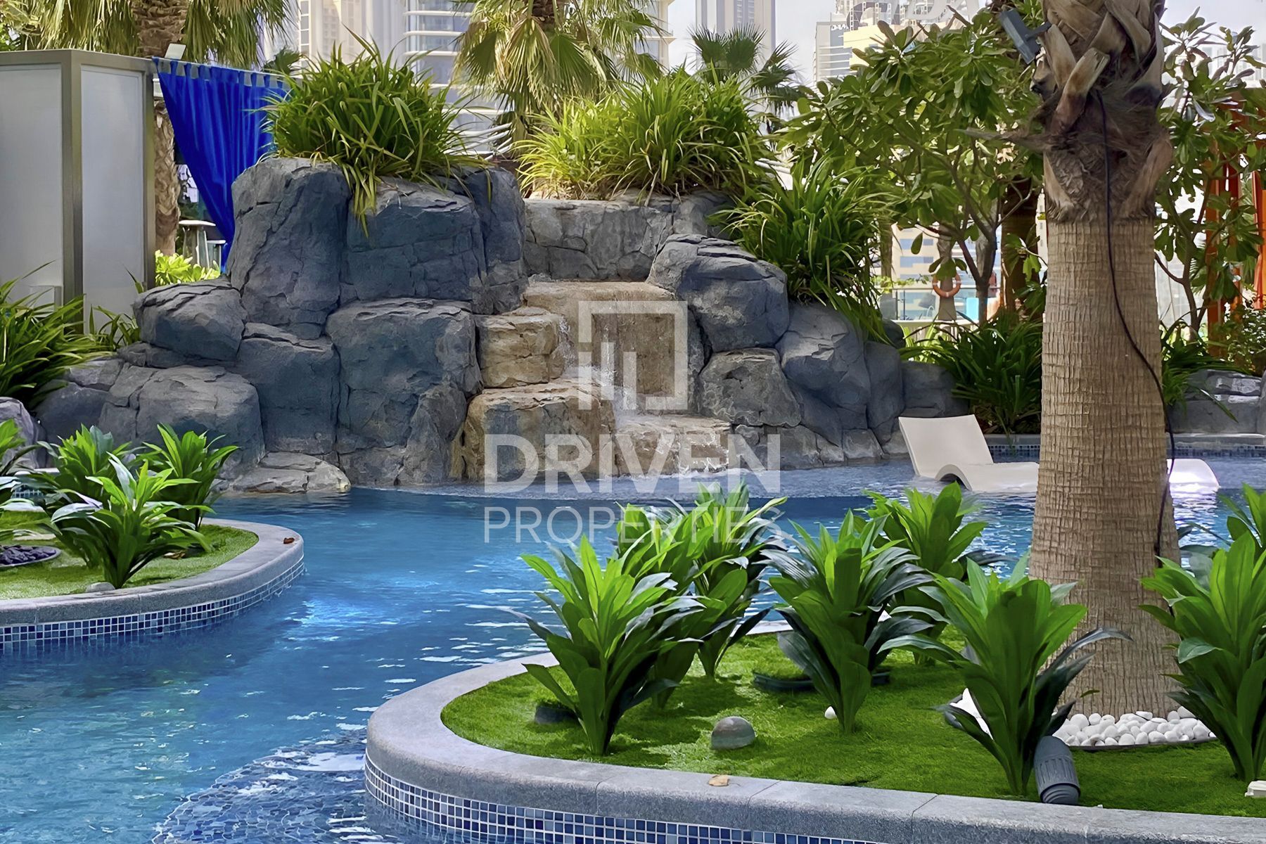 Exquisite Unit Desirable Location Vacant