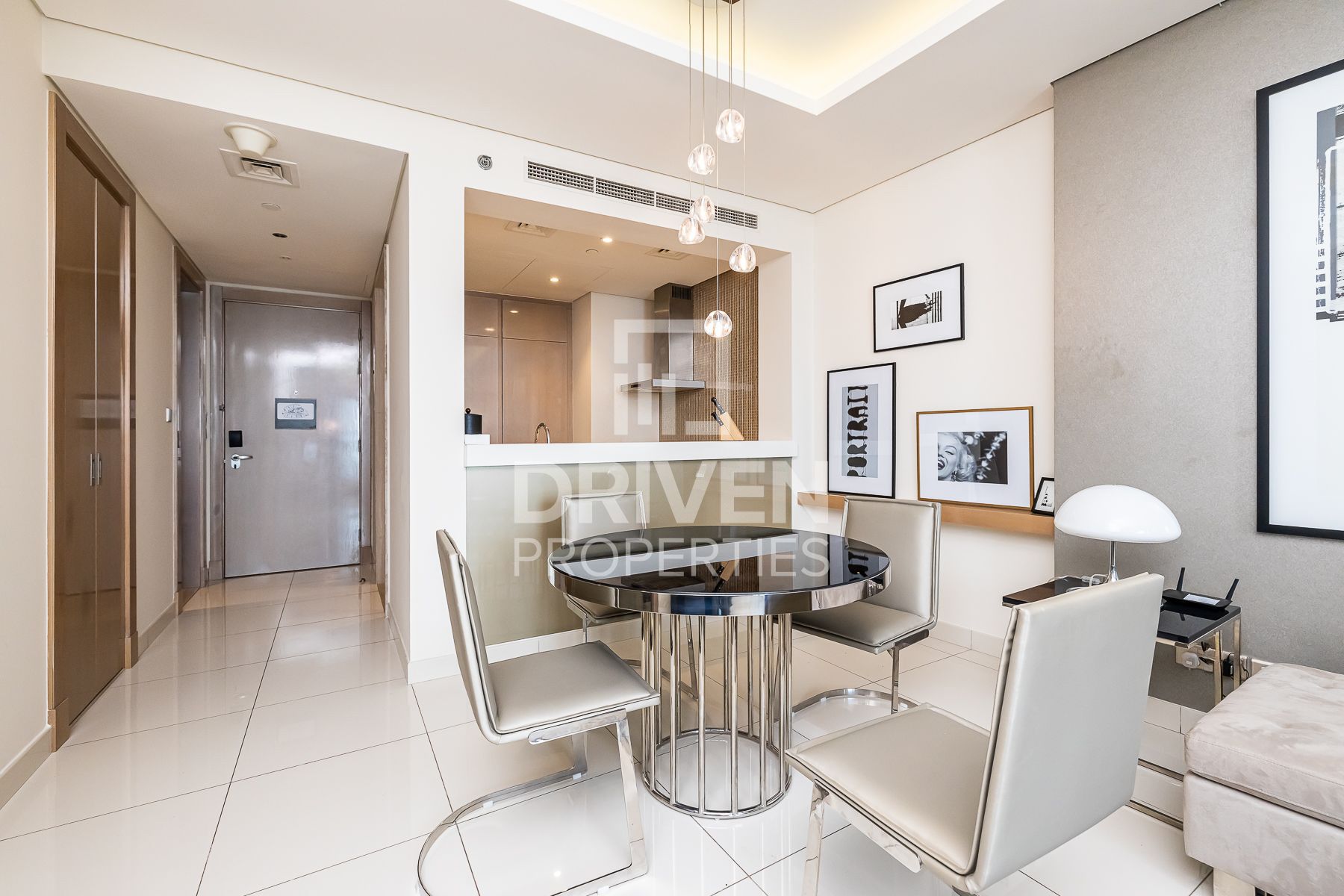 Exquisite Unit Desirable Location Vacant