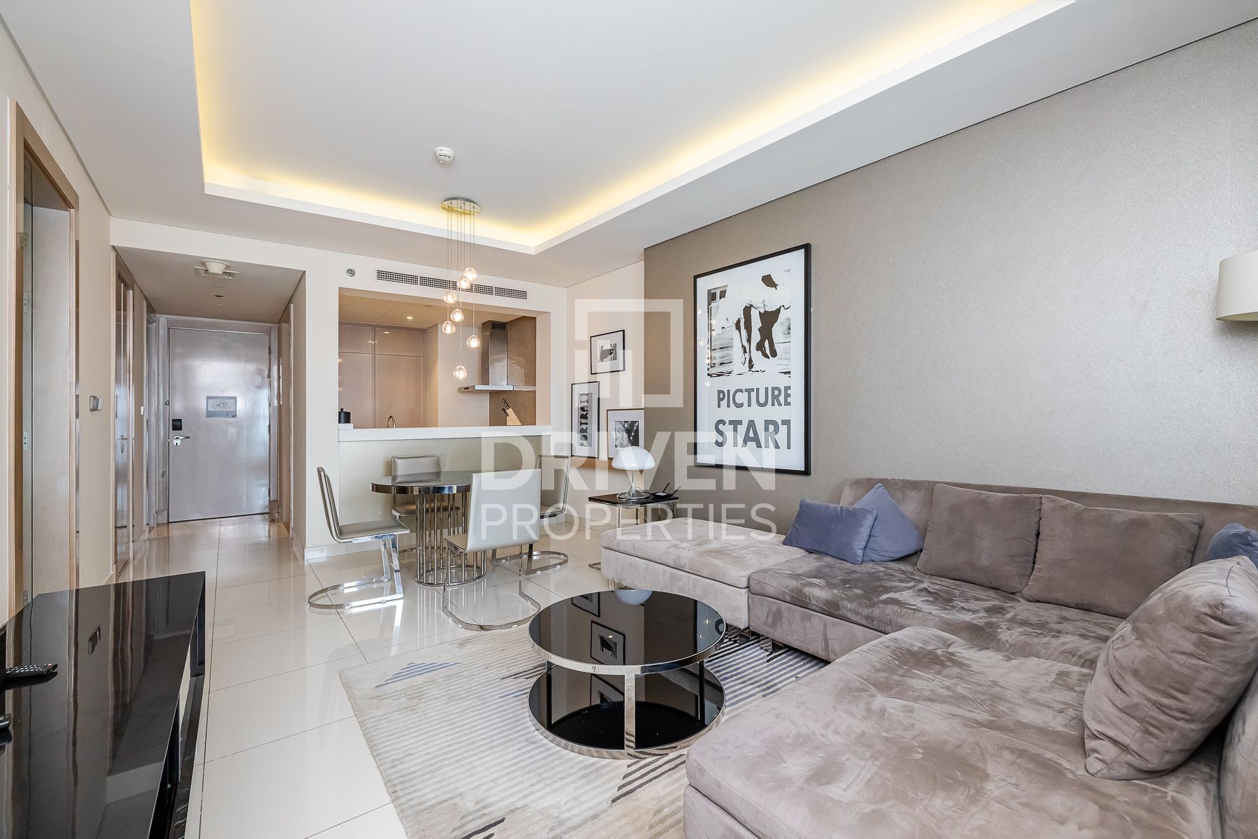 Exquisite Unit Desirable Location Vacant