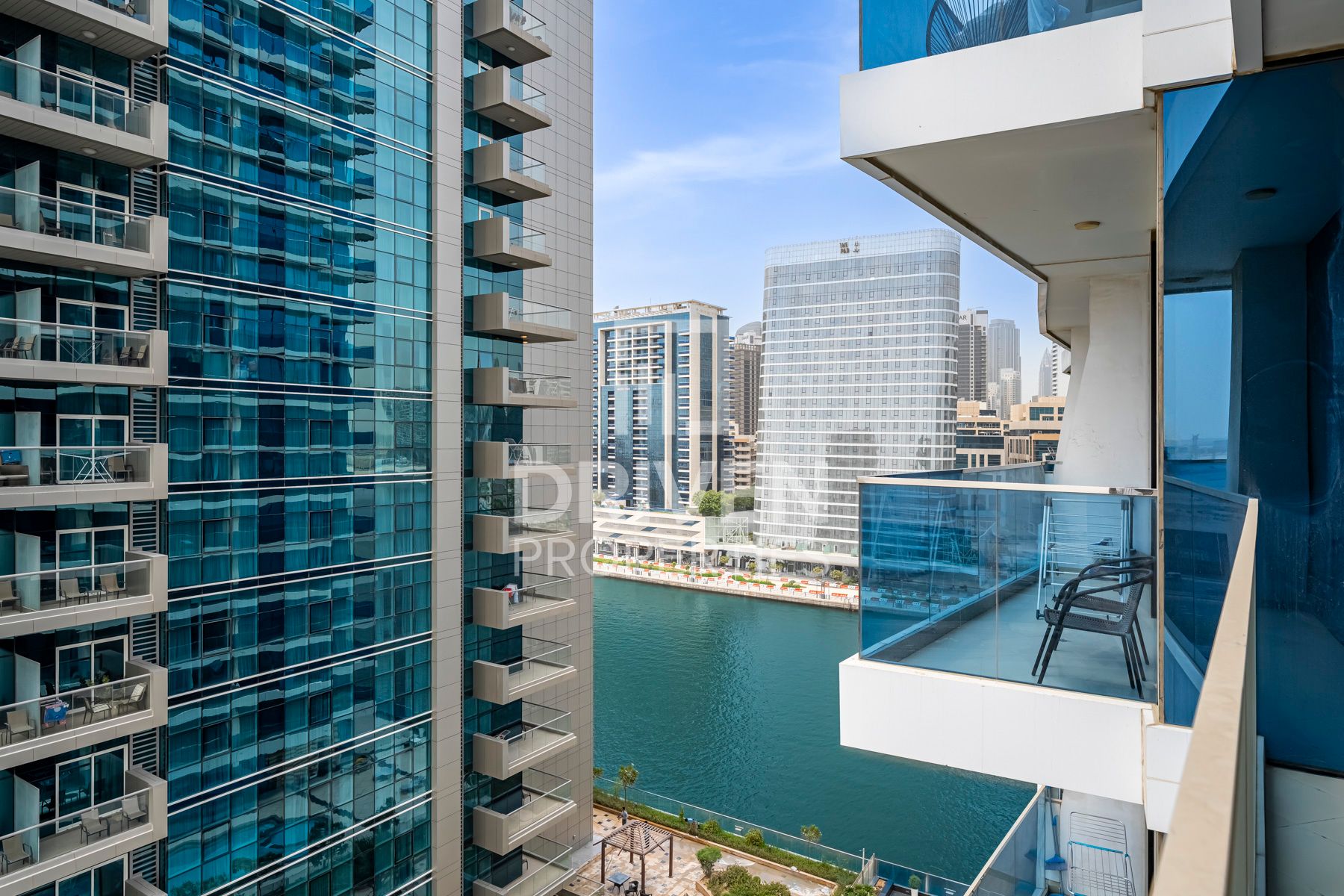 Large and Bright Canal View Ready to Move In