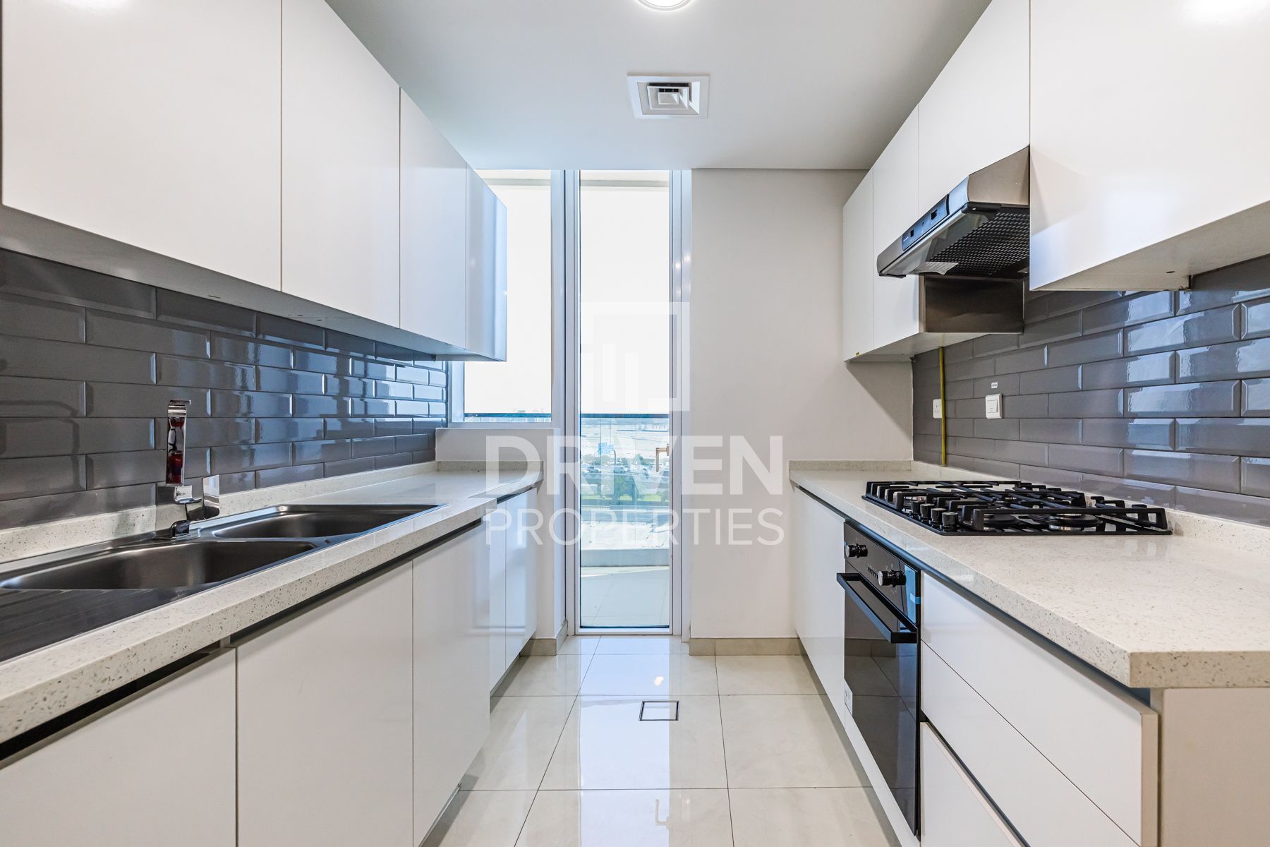 Large and Bright Canal View Ready to Move In