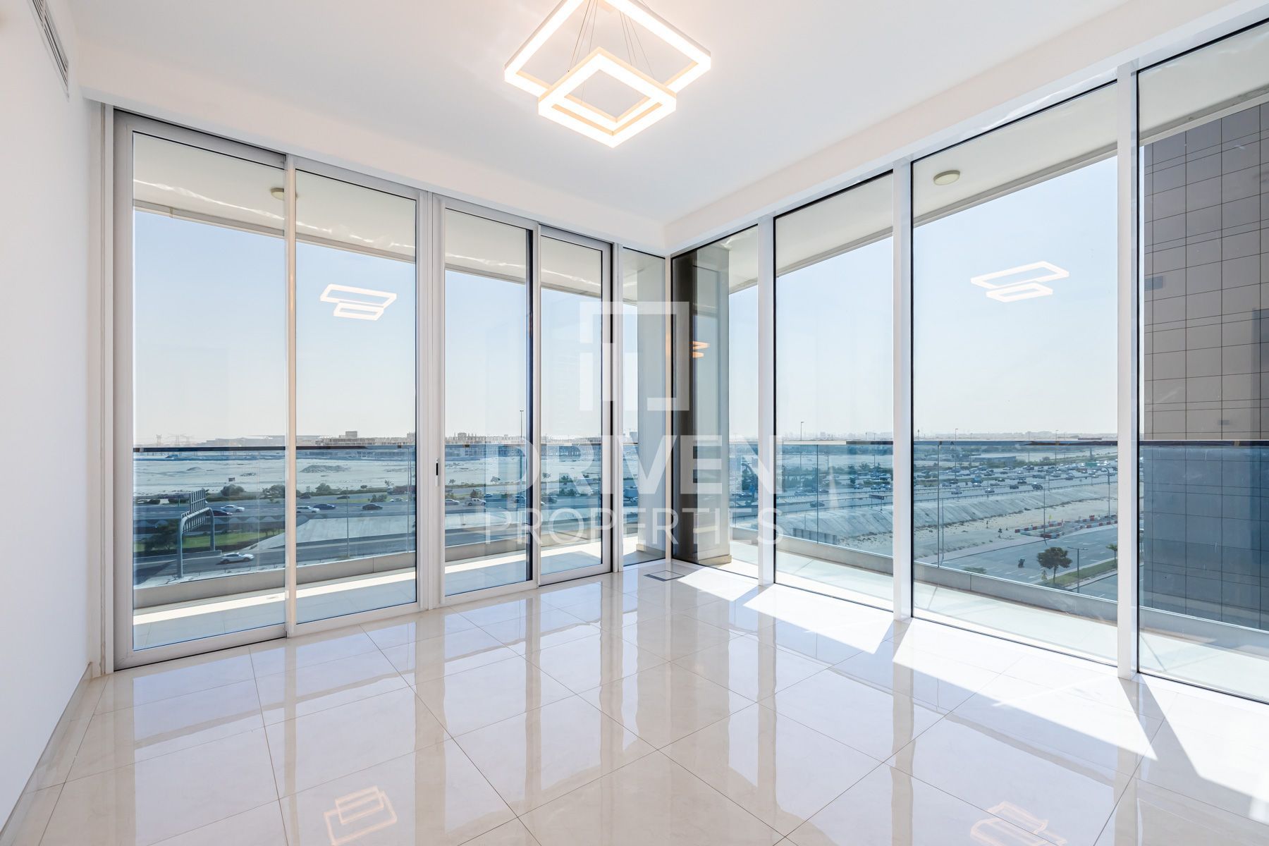 Large and Bright Canal View Ready to Move In